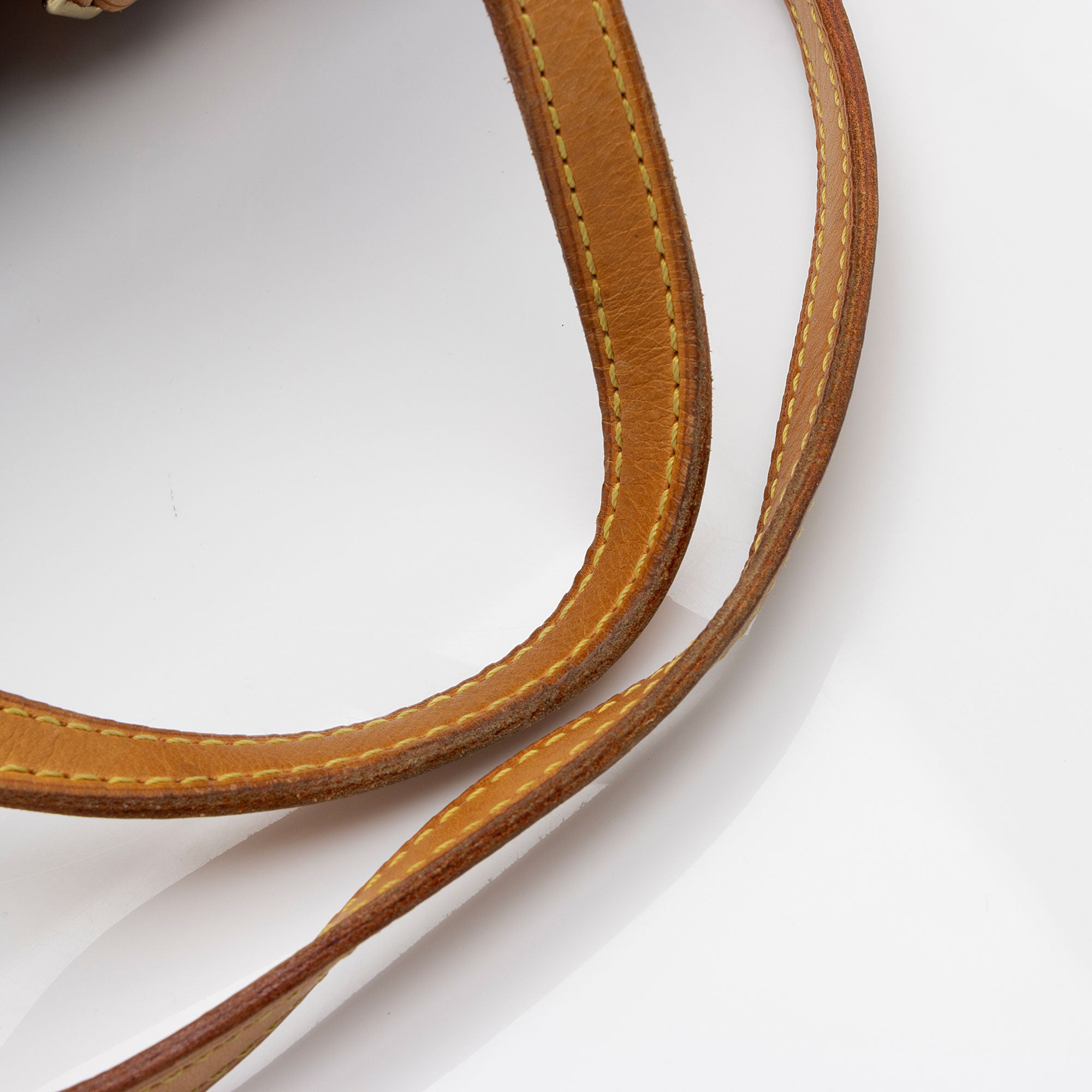 Louis Vuitton Monogram Canvas Papillon 30 Satchel (SHF-GGz7At)