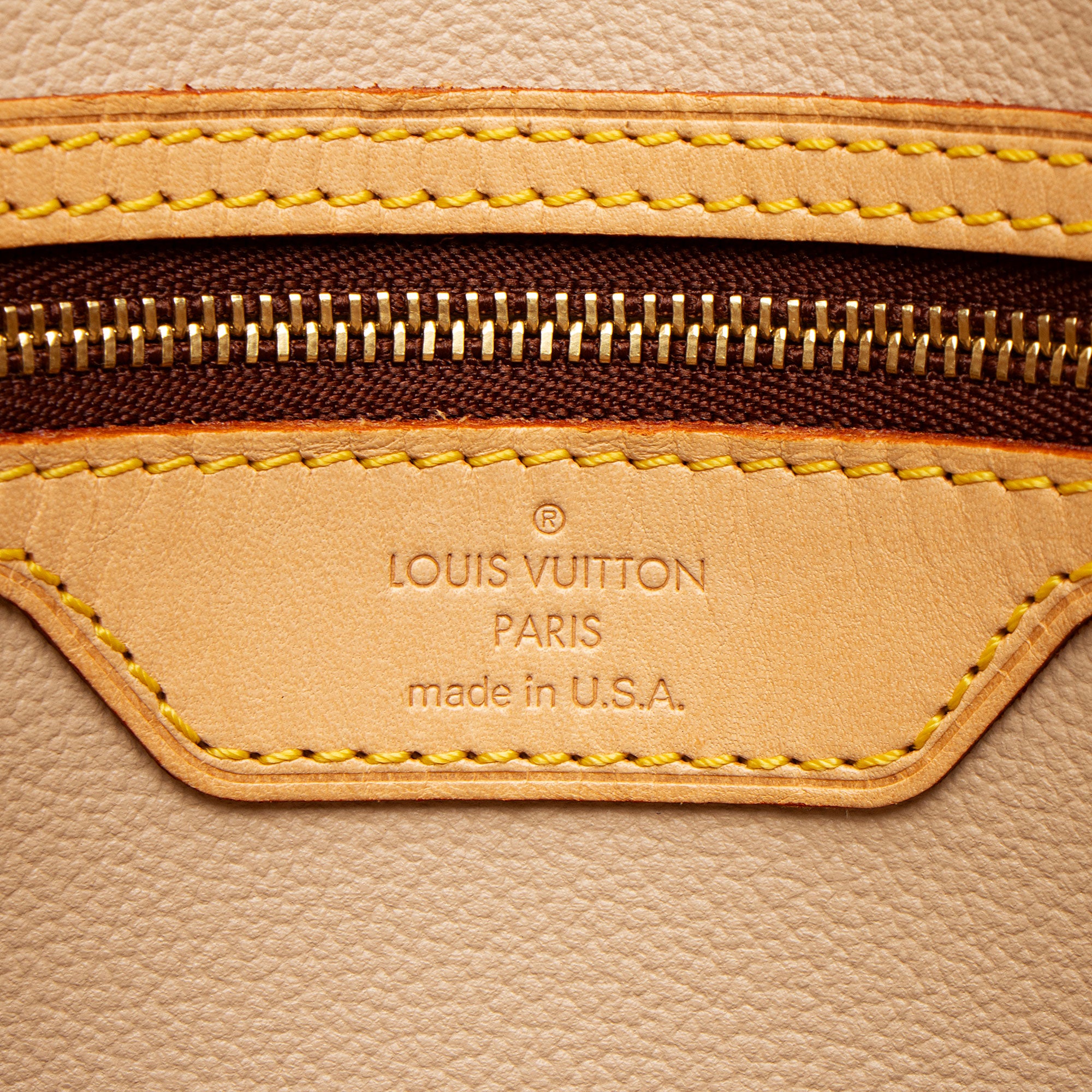 Louis Vuitton Monogram Canvas Petit Bucket Tote (SHF-7aH0Xv)