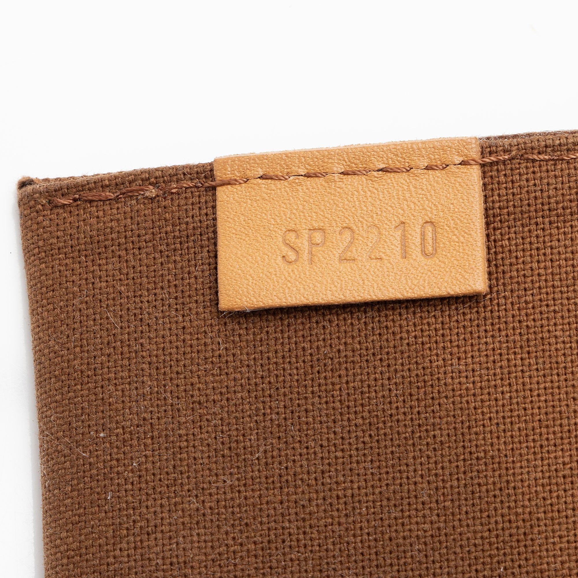 Louis Vuitton Monogram Canvas Petit Sac Plat Shoulder Bag (SHF-NcP7wa)