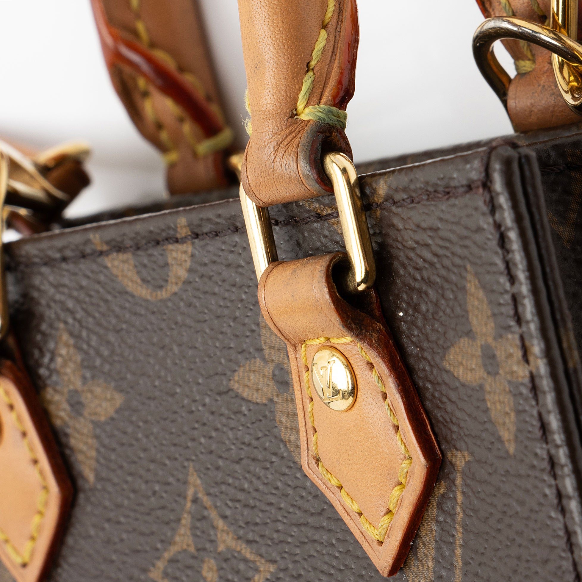 Louis Vuitton Monogram Canvas Petit Sac Plat Shoulder Bag (SHF-NcP7wa)