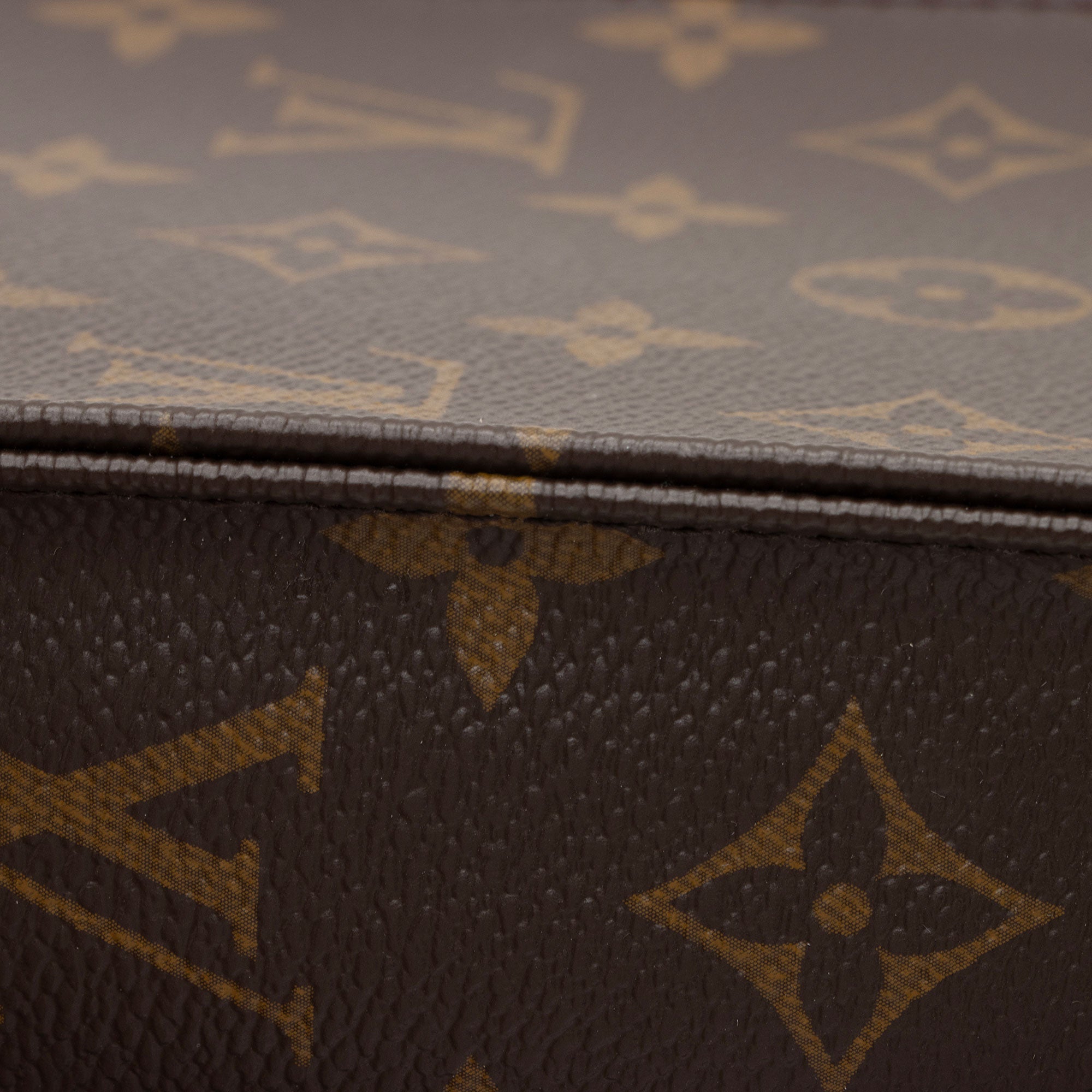 Louis Vuitton Monogram Canvas Petit Sac Plat Shoulder Bag (SHF-XKuDno)