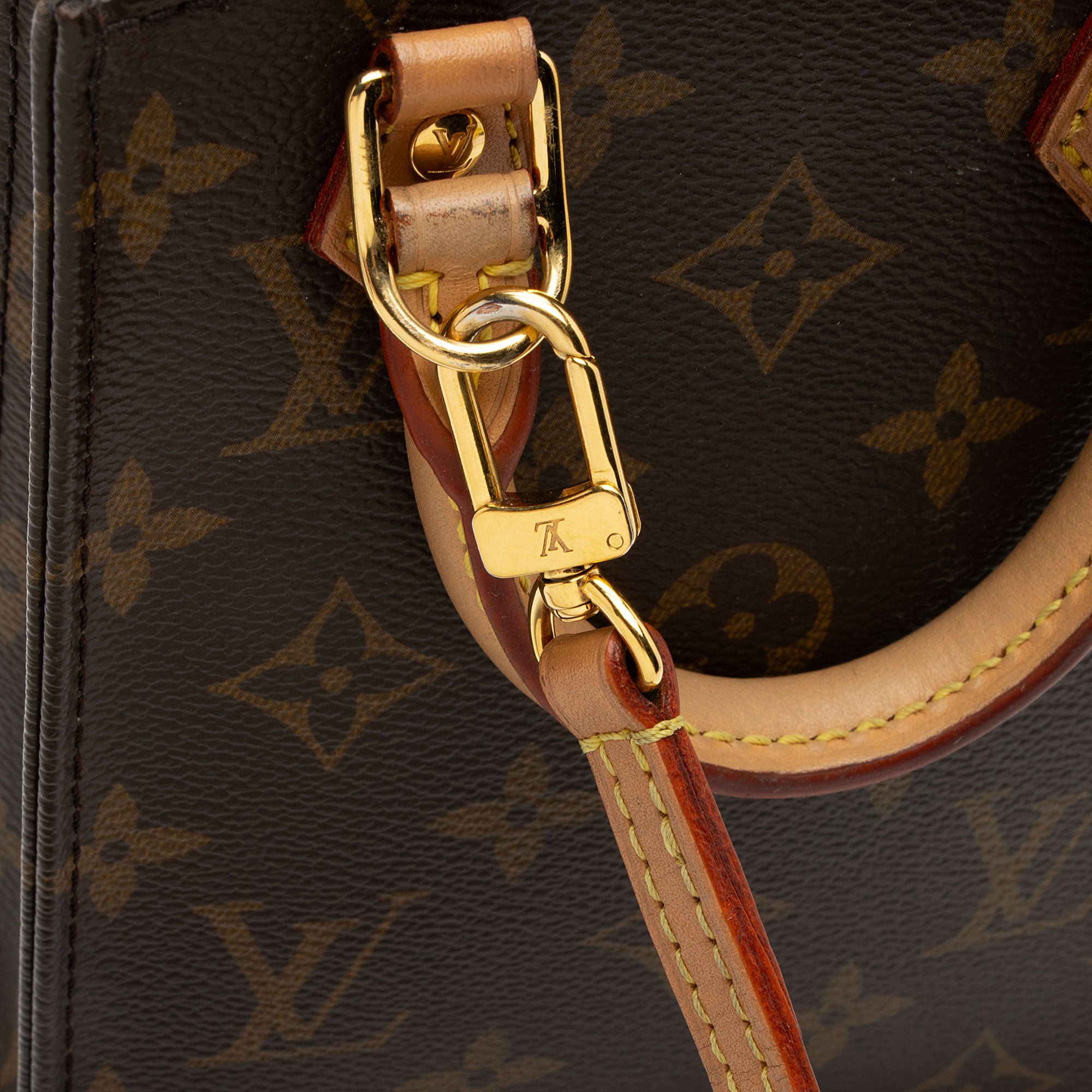 Louis Vuitton Monogram Canvas Petit Sac Plat Shoulder Bag (SHF-K9Hgyy)