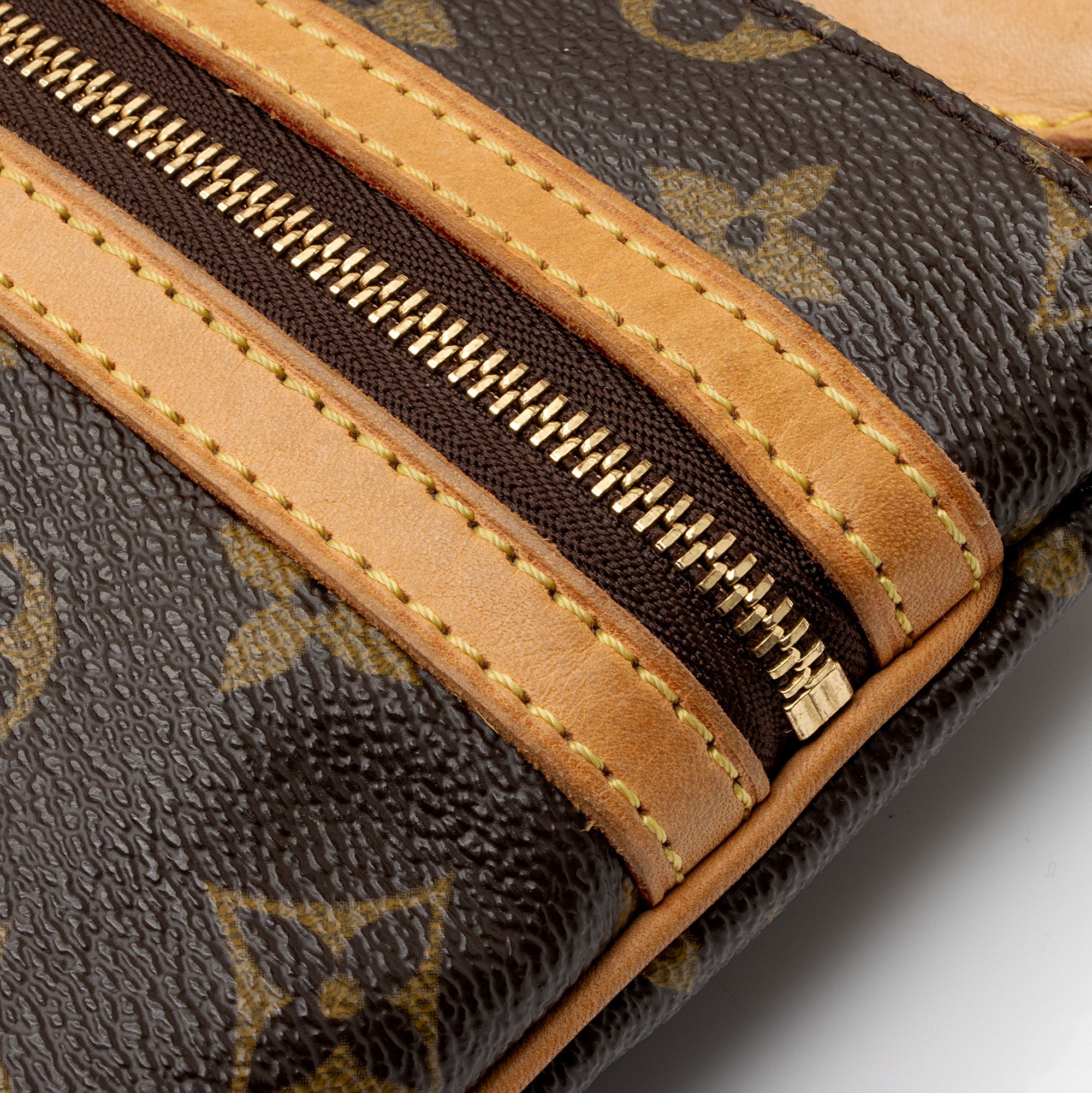 Louis Vuitton Monogram Canvas Pochette Bosphore Messenger (SHF-hgoYEp)