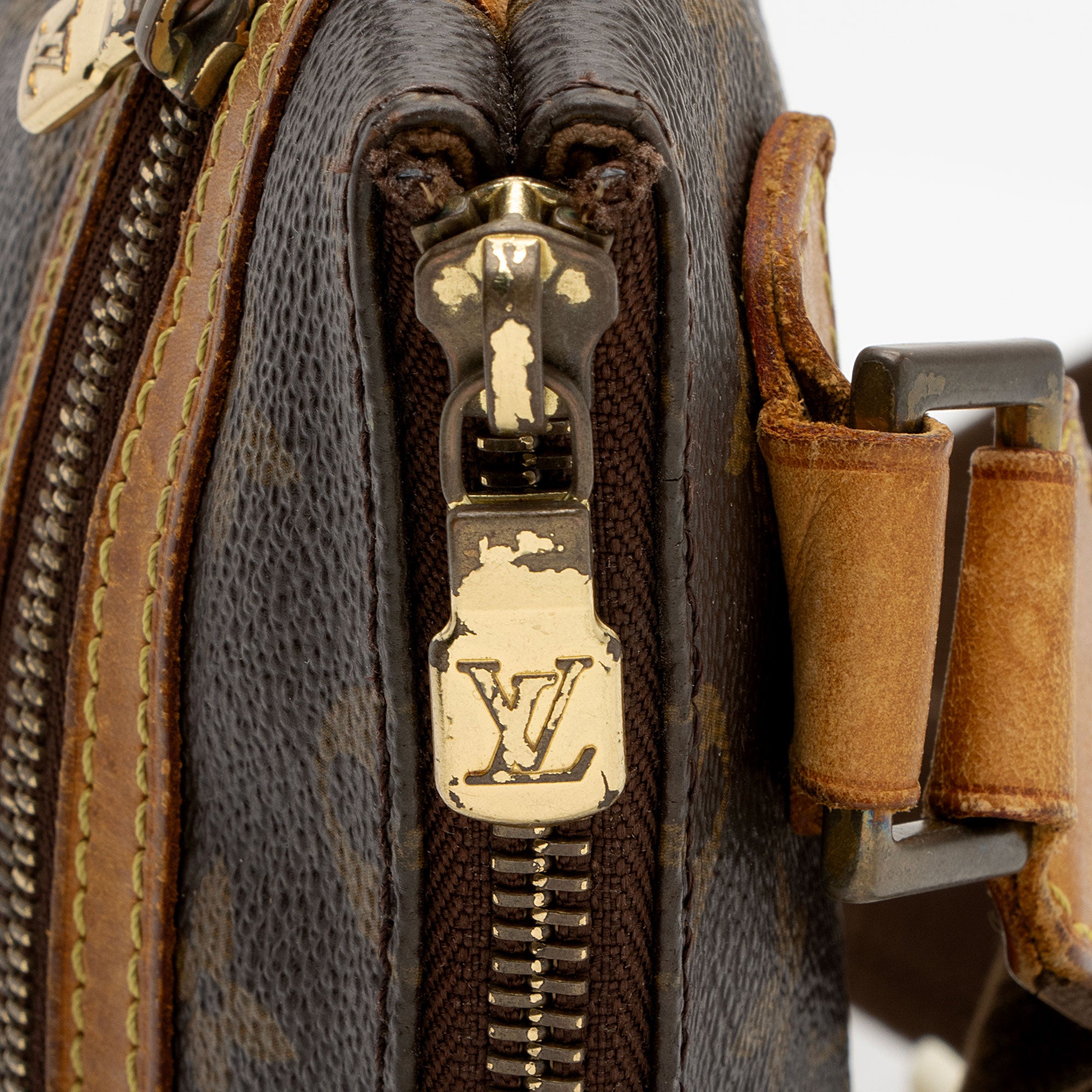 Louis Vuitton Monogram Canvas Pochette Bosphore Messenger (SHF-72xMgM)