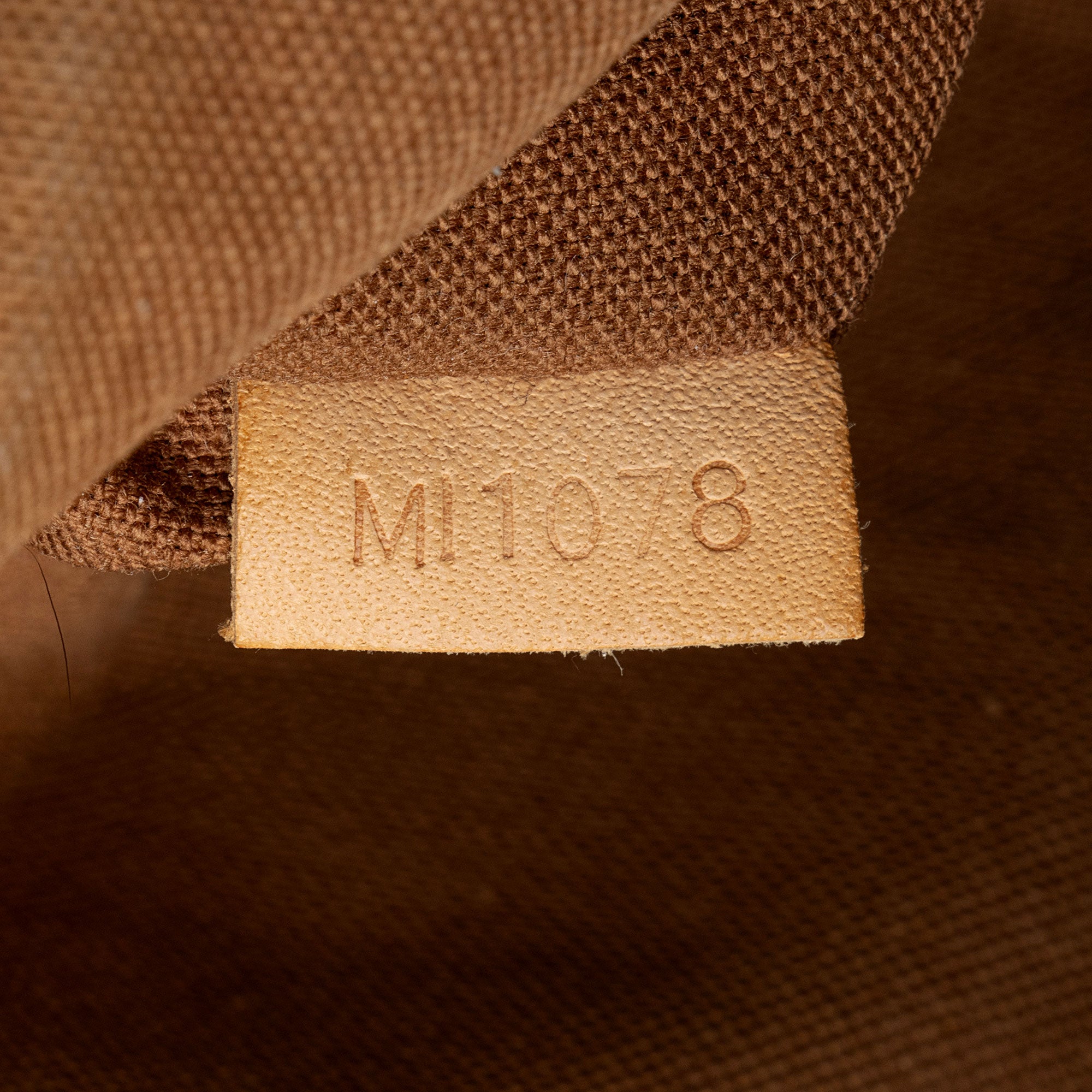 Louis Vuitton Monogram Canvas Pochette Bosphore Messenger (SHF-72xMgM)