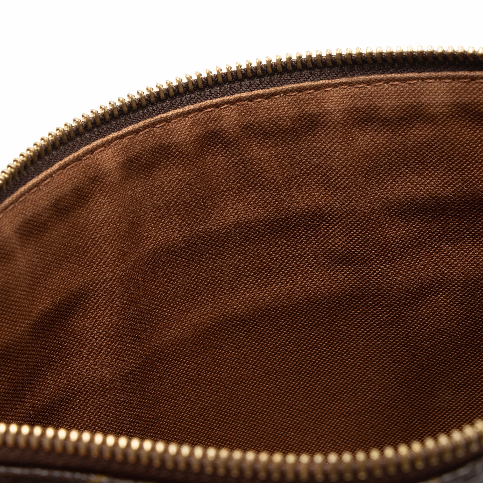 Louis Vuitton Monogram Canvas Pochette Bosphore Messenger (SHF-TsMZfs)