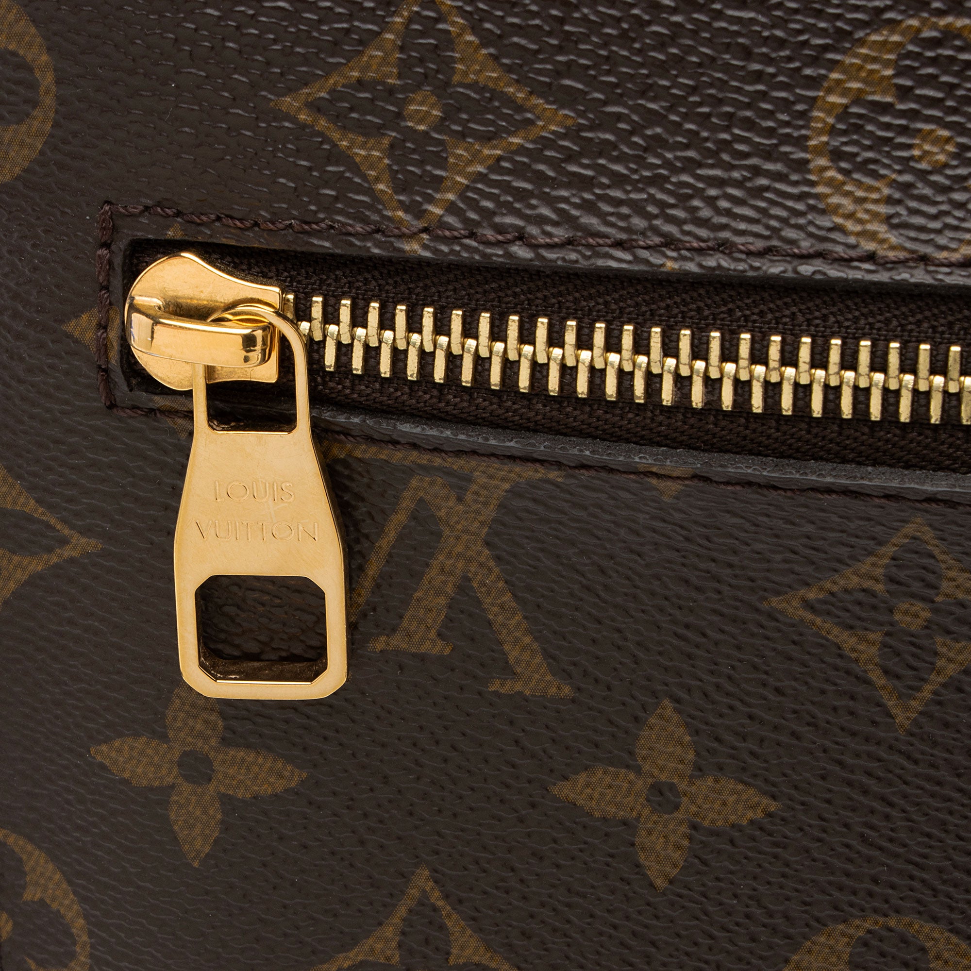 Louis Vuitton Monogram Canvas Pochette Metis Shoulder Bag (SHF-QcZc3C)