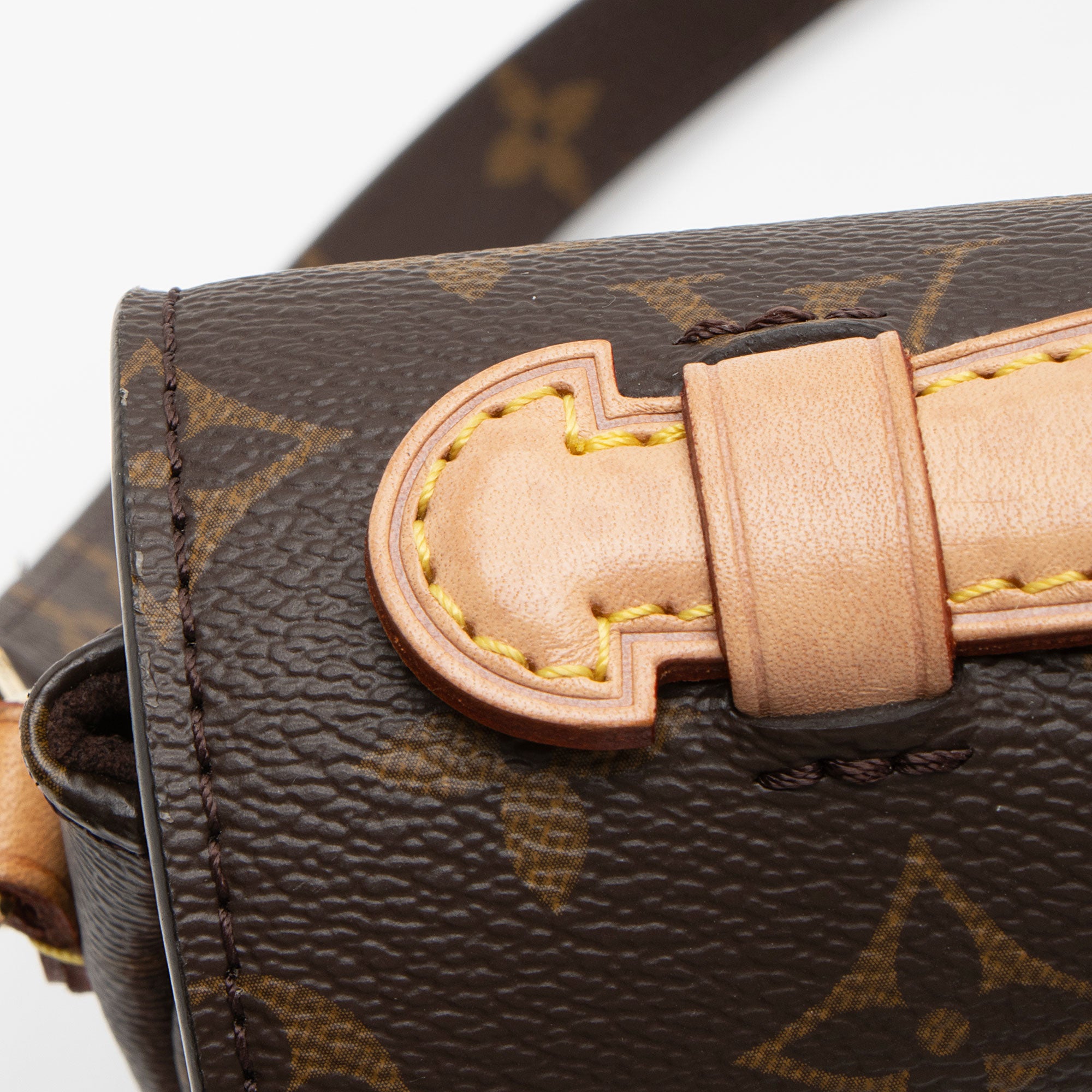 Louis Vuitton Monogram Canvas Pochette Metis Shoulder Bag (SHF-pIyBMS)