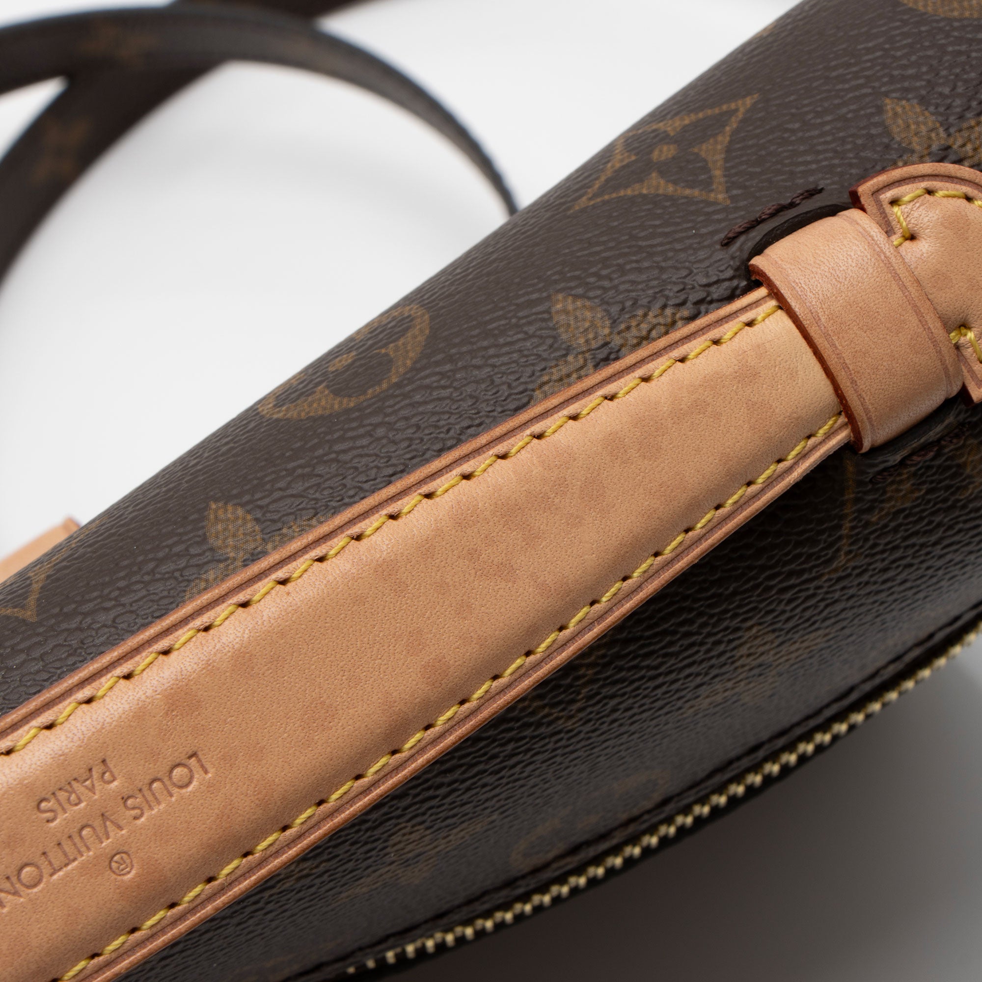 Louis Vuitton Monogram Canvas Pochette Metis Shoulder Bag (SHF-pIyBMS)