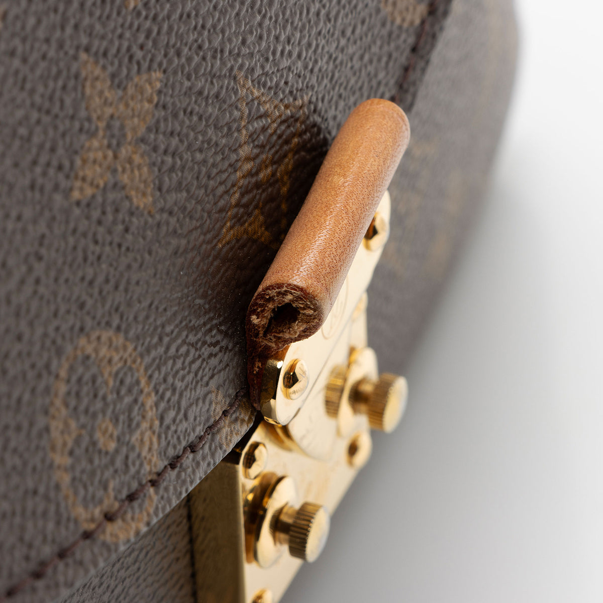 Louis Vuitton Monogram Canvas Pochette Metis Shoulder Bag