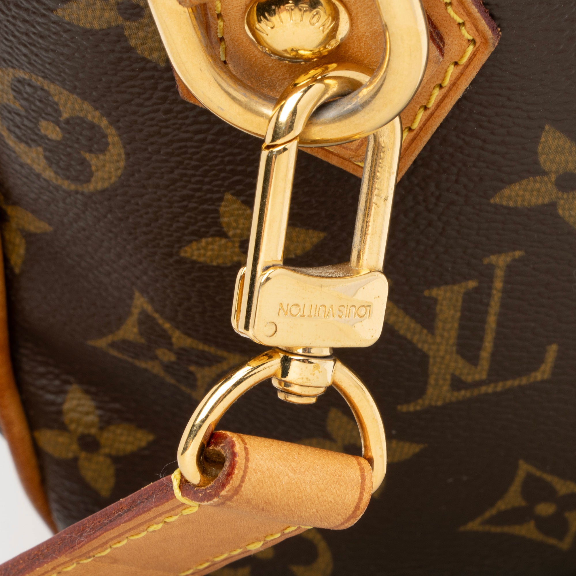 Louis Vuitton Monogram Canvas Retiro PM Satchel (SHF-4ZQnAq)