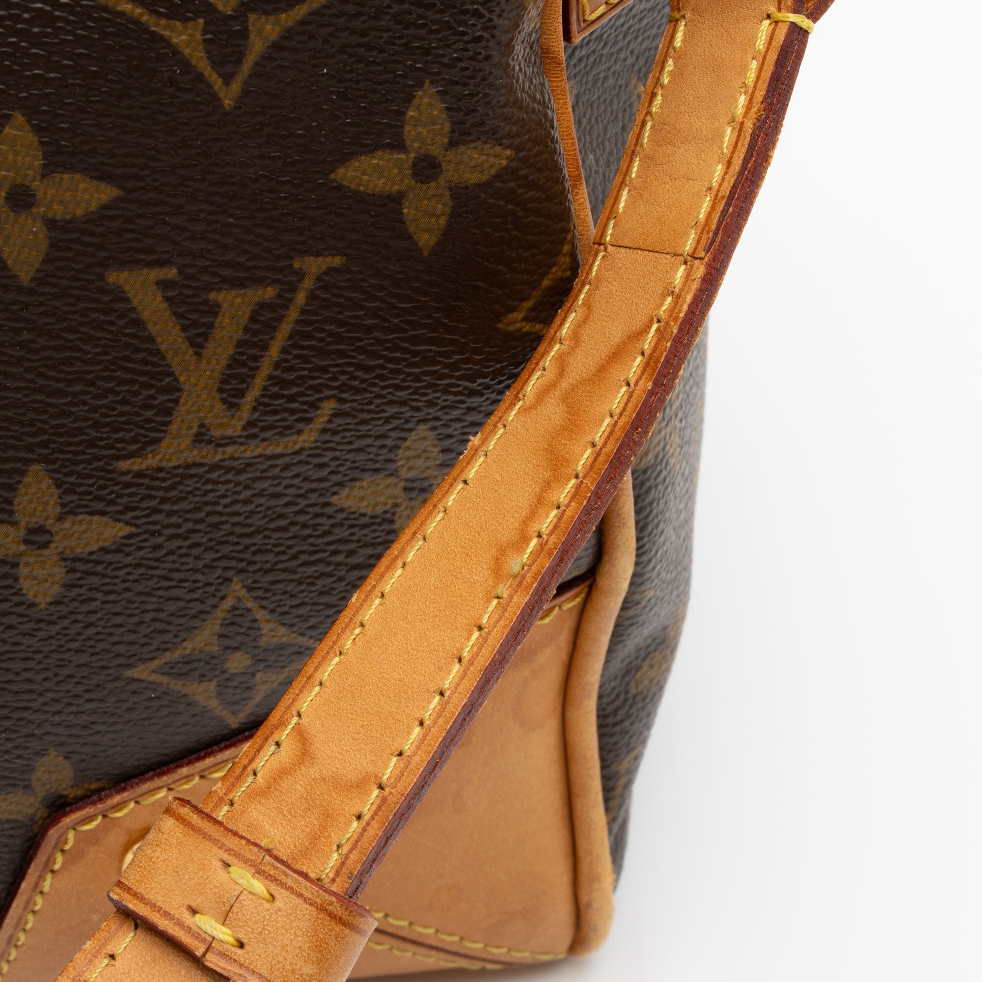 Louis Vuitton Monogram Canvas Retiro PM Satchel (SHF-4ZQnAq)