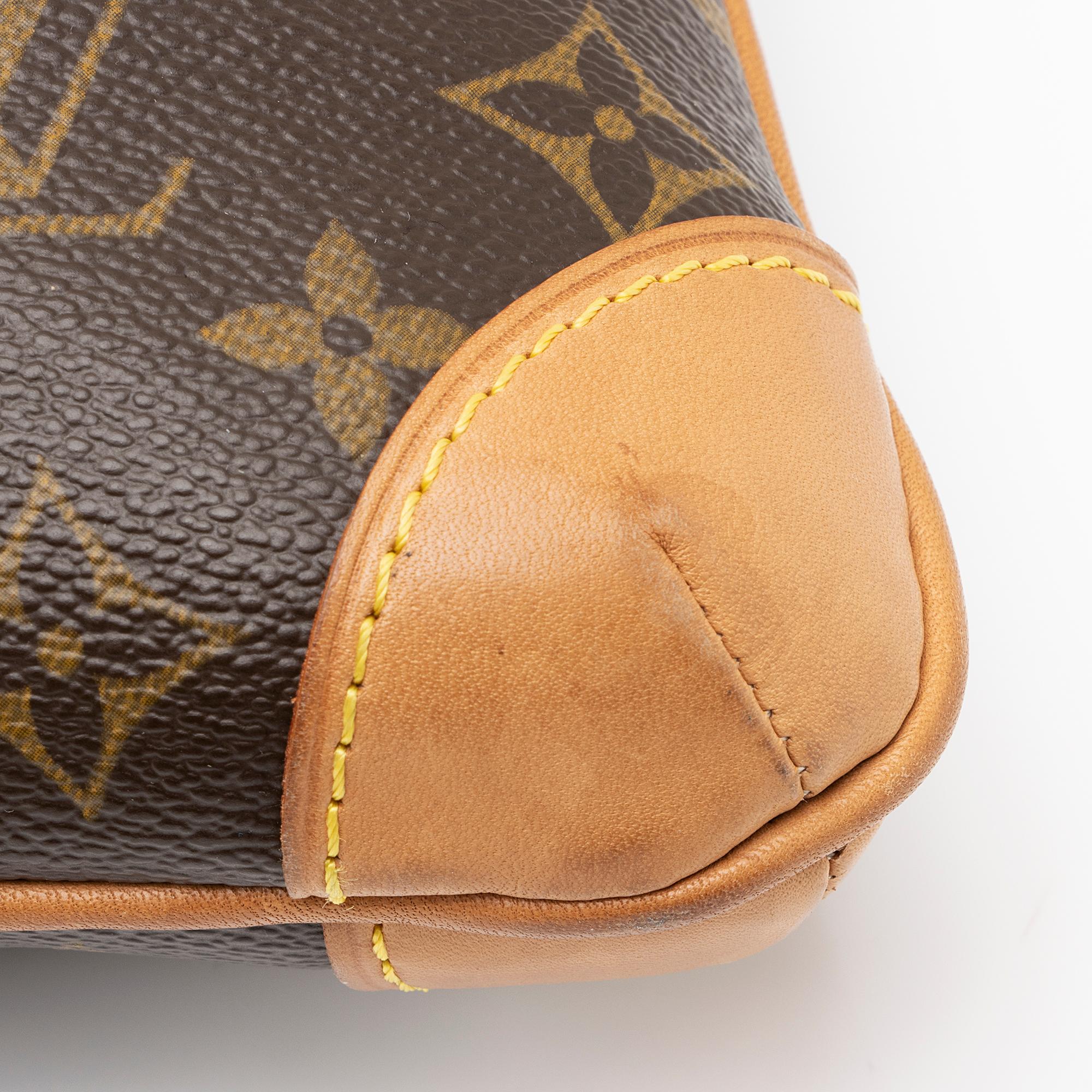 Louis Vuitton Monogram Canvas Sac Coussin GM Shoulder Bag (SHF-s7SCPT)