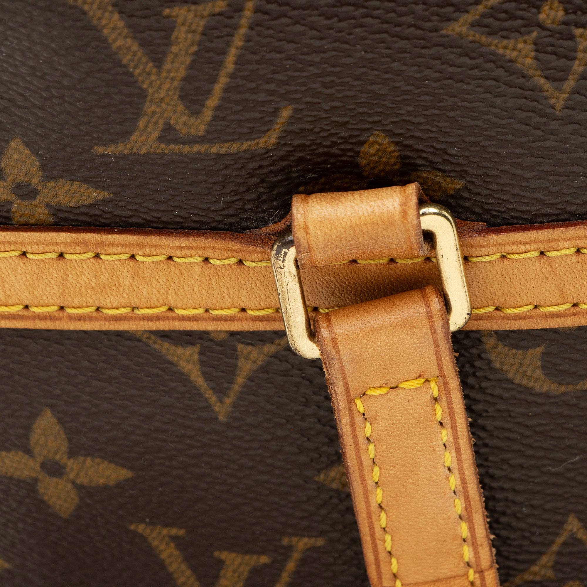 Louis Vuitton Monogram Canvas Sac Coussin GM Shoulder Bag (SHF-2VgQ5u)