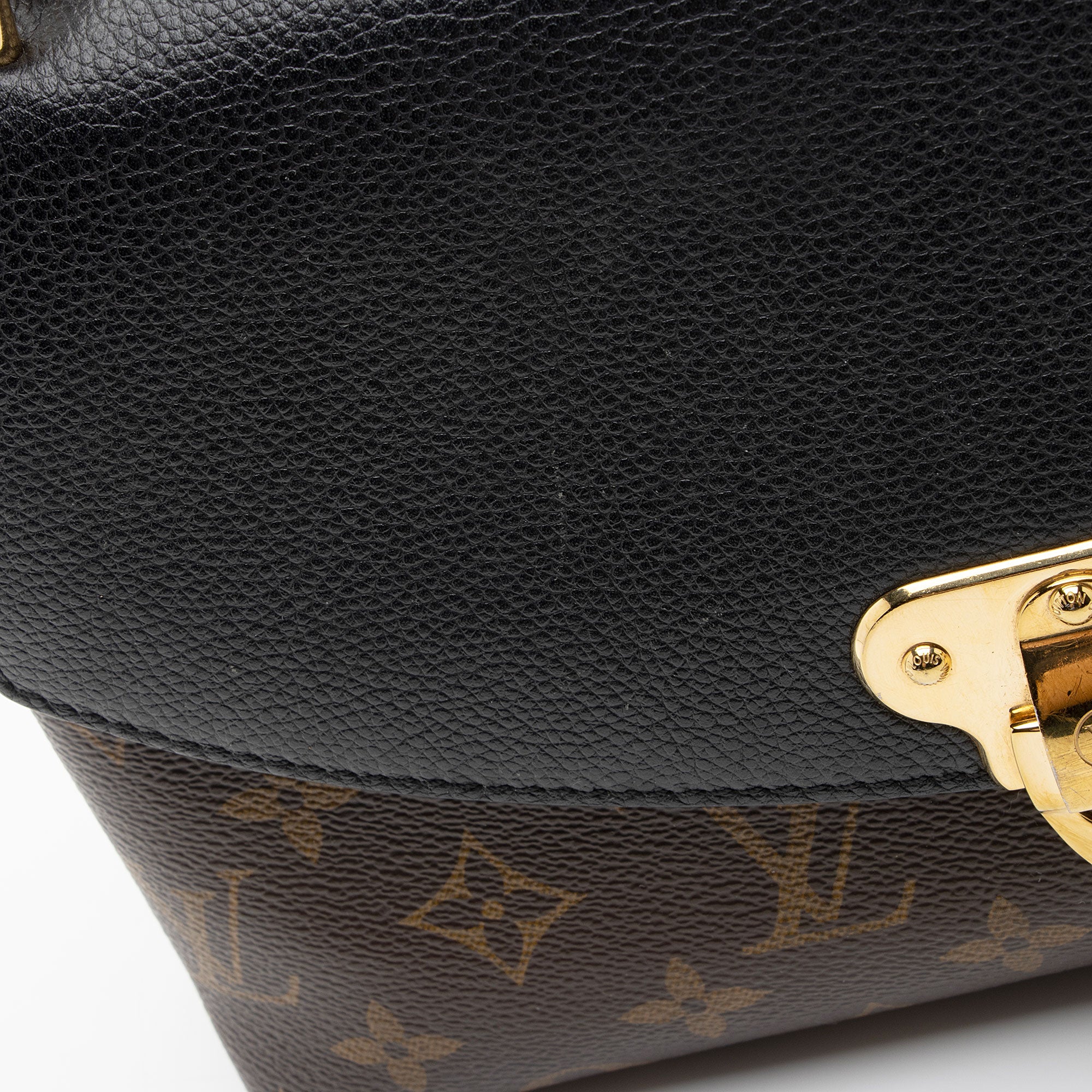 Louis Vuitton Monogram Canvas Saint-Placide Shoulder Bag (SHF-CyiLZI)