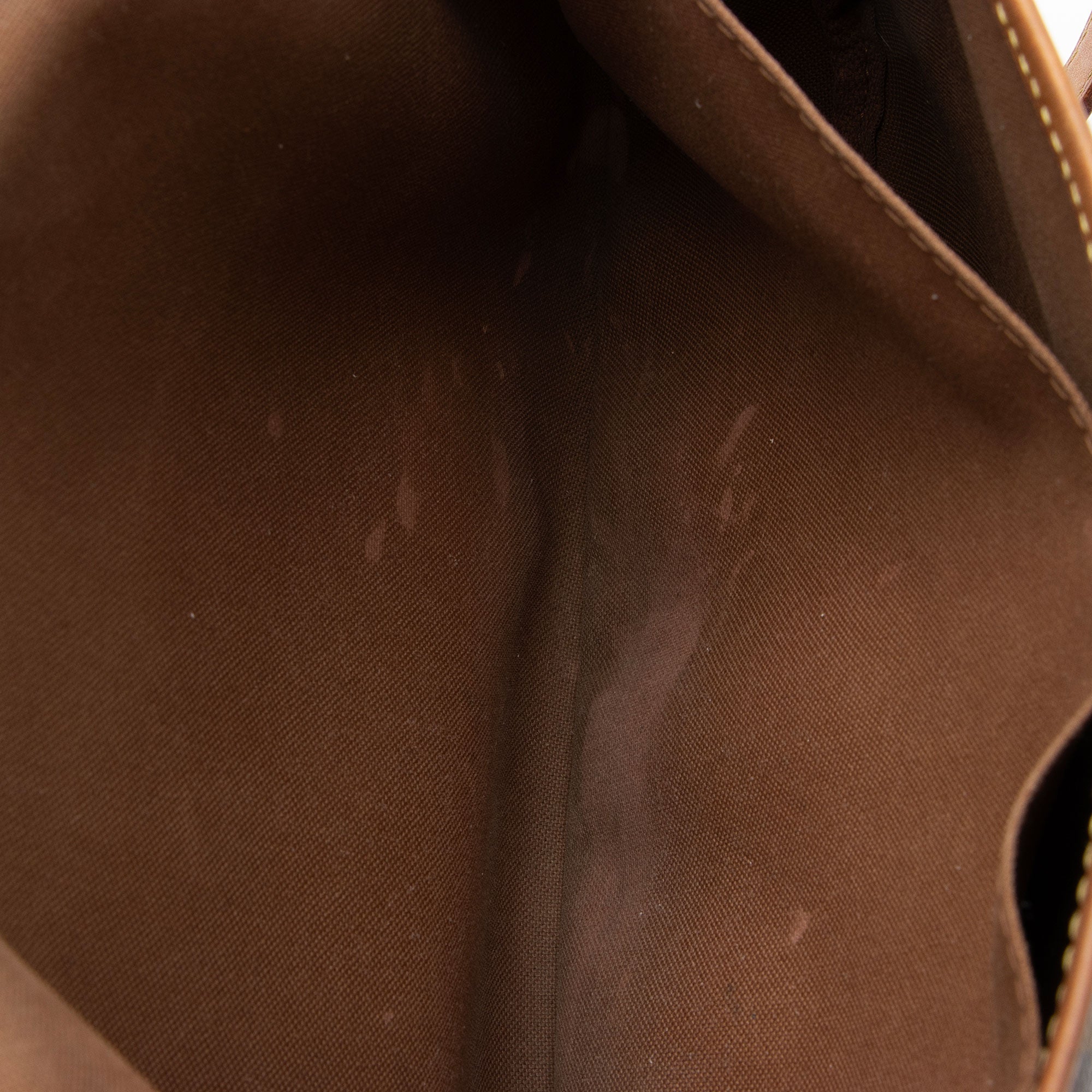 Louis Vuitton Monogram Canvas Saumur 30 Messenger Bag (SHF-0asoJo)