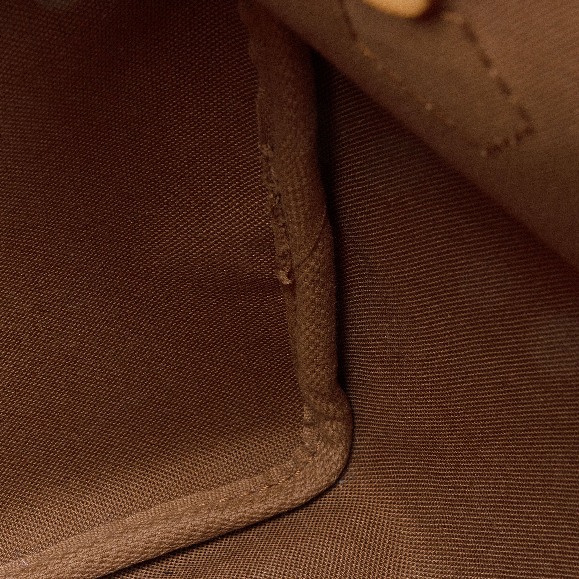 Louis Vuitton Monogram Canvas Speedy 25 Satchel (SHF-9adwo1)
