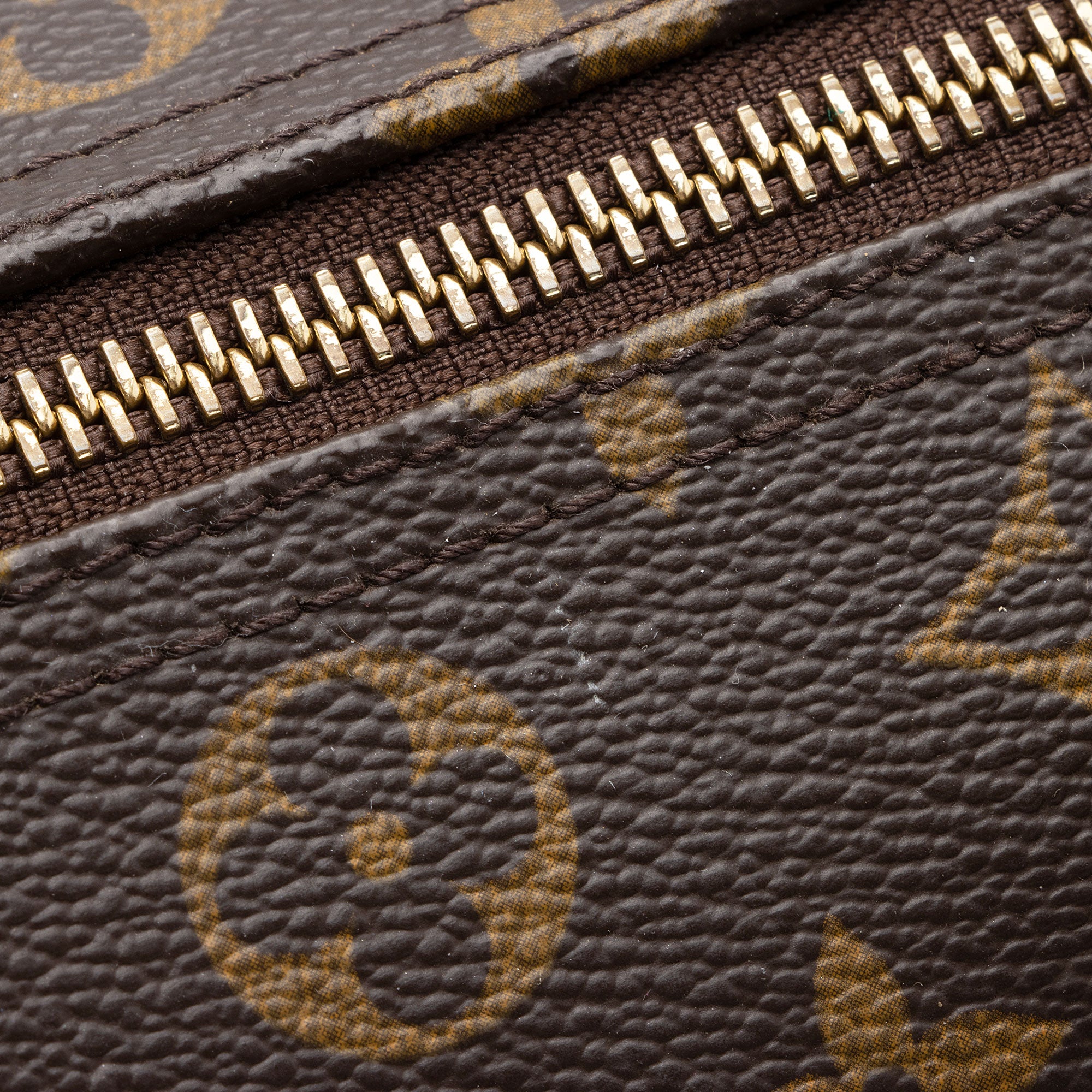 Louis Vuitton Monogram Canvas Speedy 30 Satchel (SHF-JxW6kN)