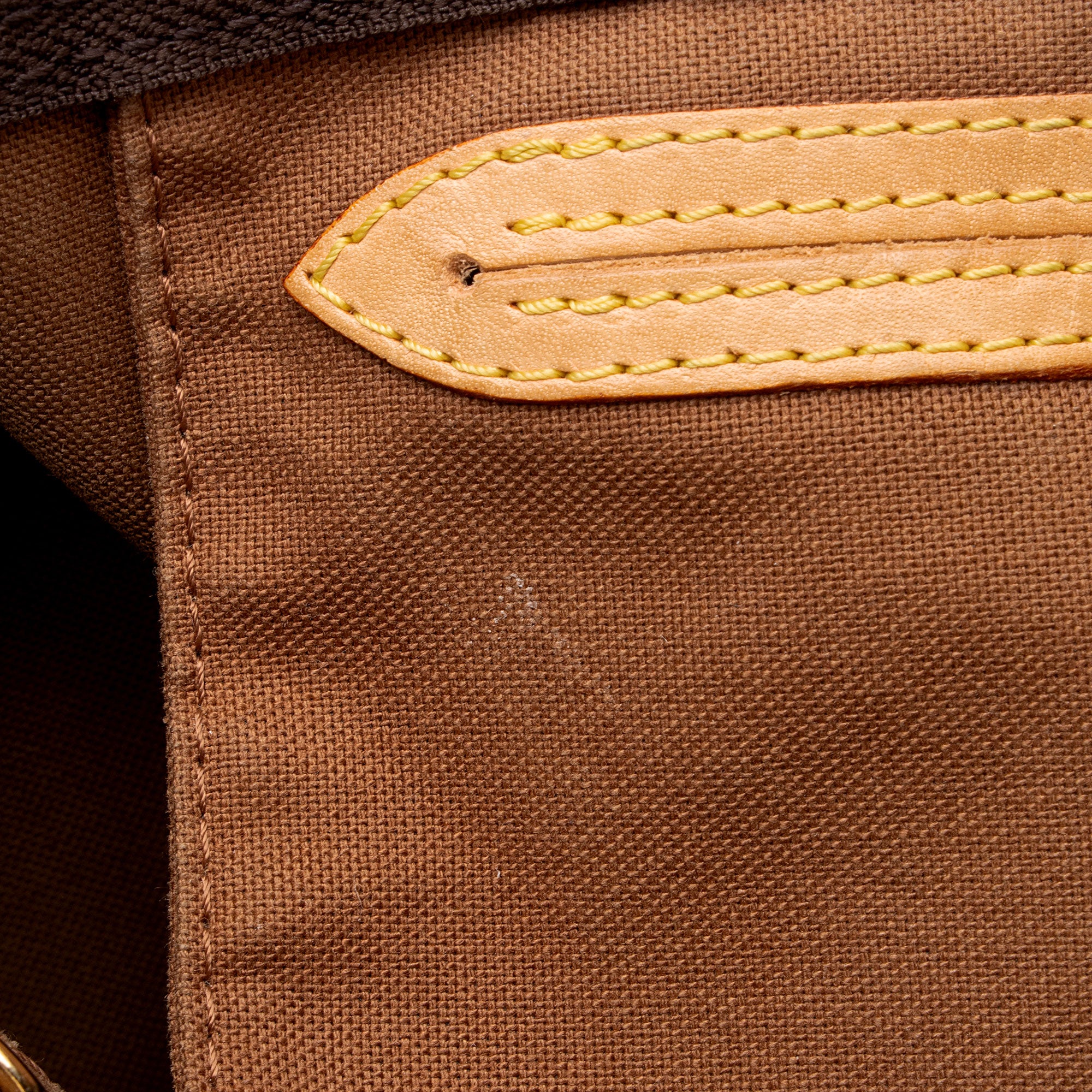 Louis Vuitton Monogram Canvas Speedy 30 Satchel (SHF-0xkjXO)