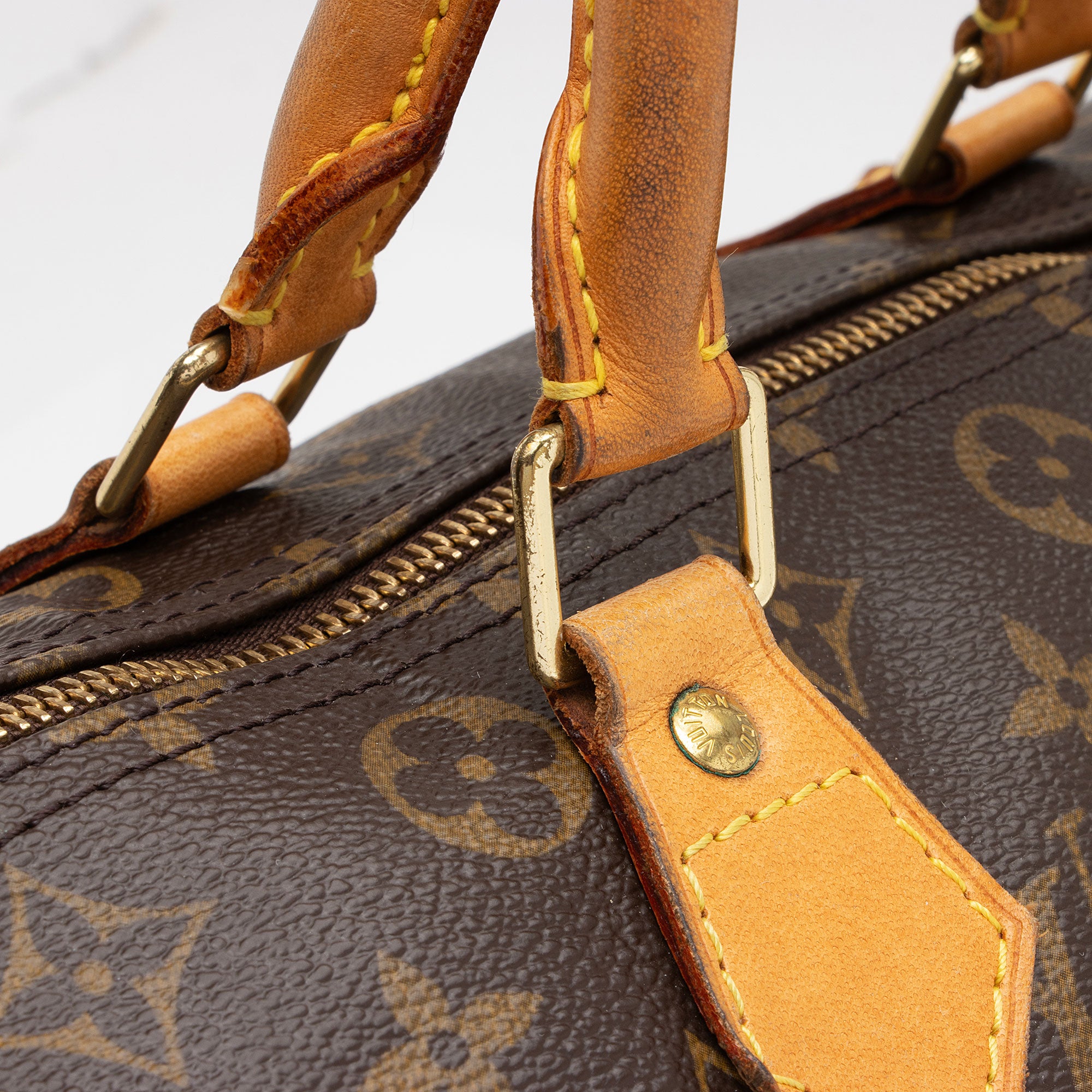 Louis Vuitton Monogram Canvas Speedy 30 Satchel (SHF-vg2Q2i)