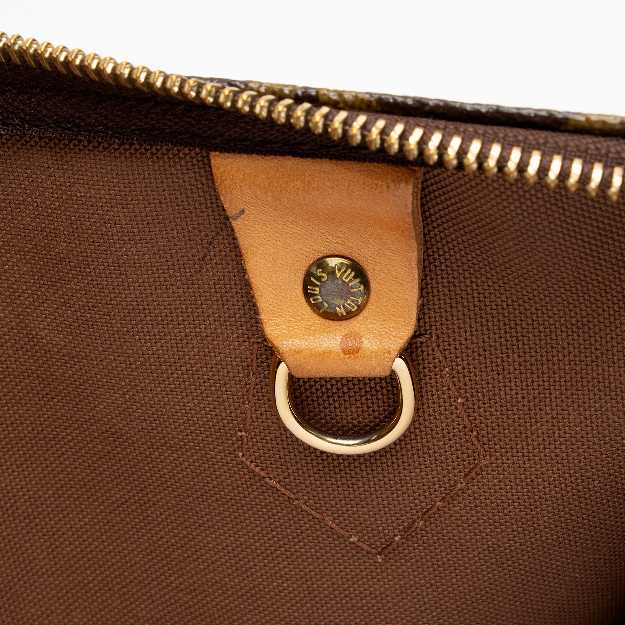 Louis Vuitton Monogram Canvas Speedy 30 Satchel (SHF-CH3OjS)