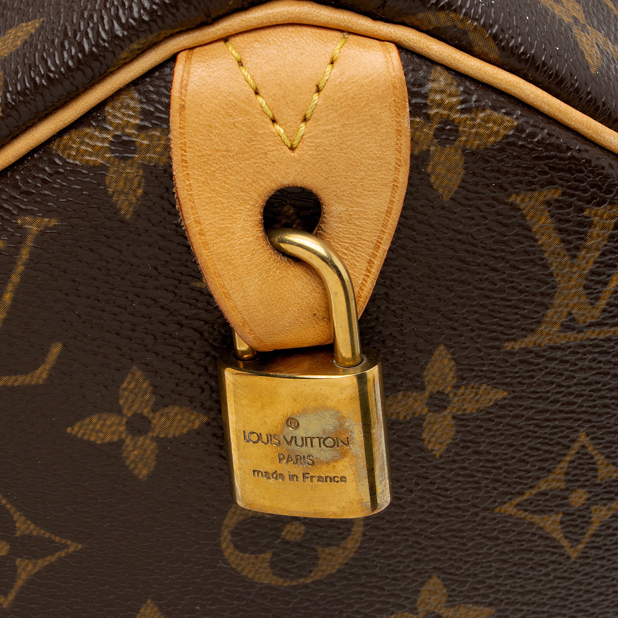 Louis Vuitton Monogram Canvas Speedy 30 Satchel (SHF-CH3OjS)