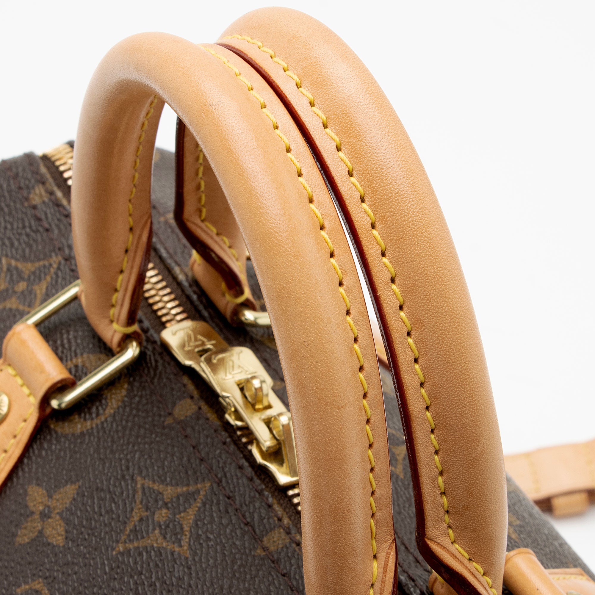 Louis Vuitton Monogram Canvas Speedy Bandouliere 25 Satchel (SHF-sHL7Ey)