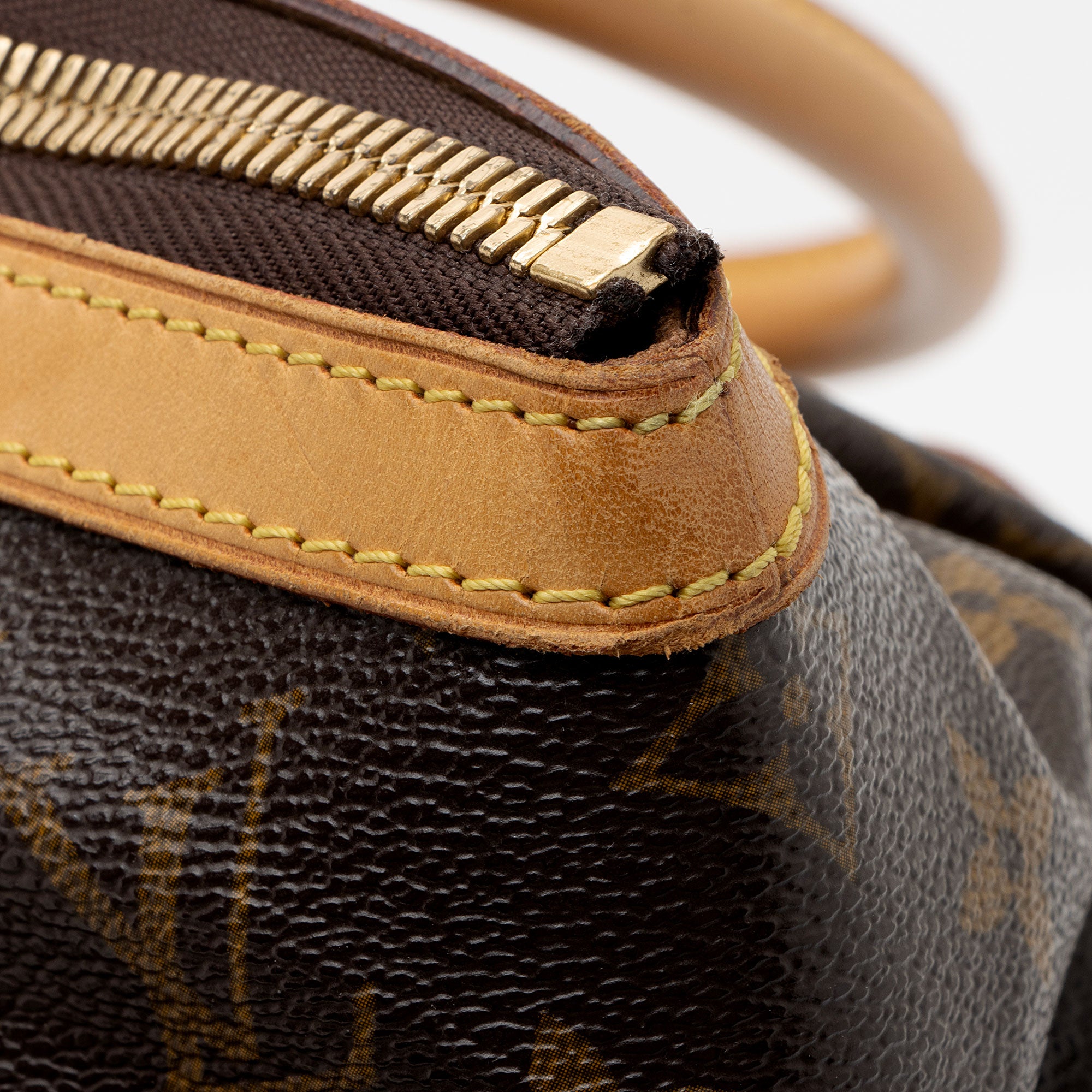 Louis Vuitton Monogram Canvas Tivoli GM Satchel (SHF-667bj5)