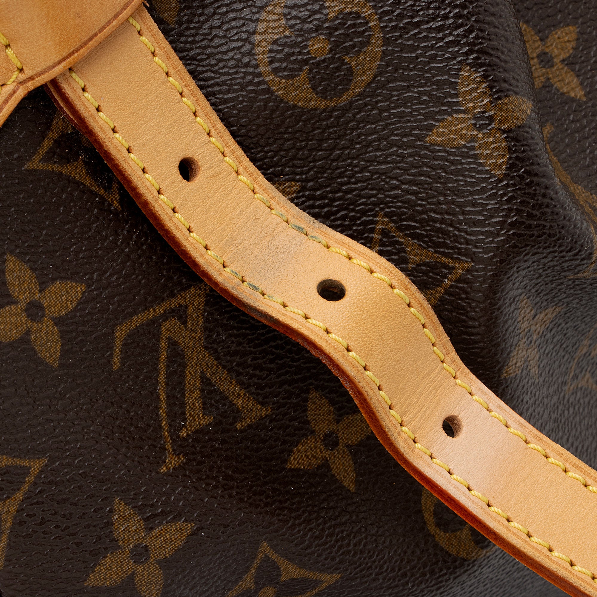 Louis Vuitton Monogram Canvas Tivoli GM Satchel (SHF-667bj5)