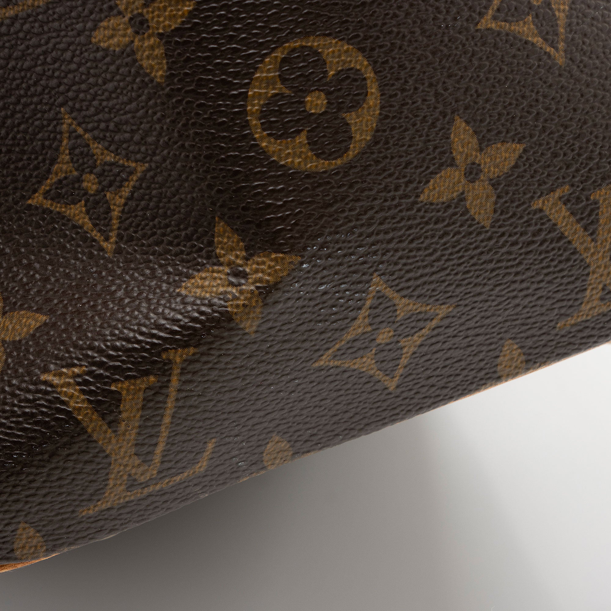 Louis Vuitton Monogram Canvas Tivoli GM Satchel (SHF-zfZGz0)