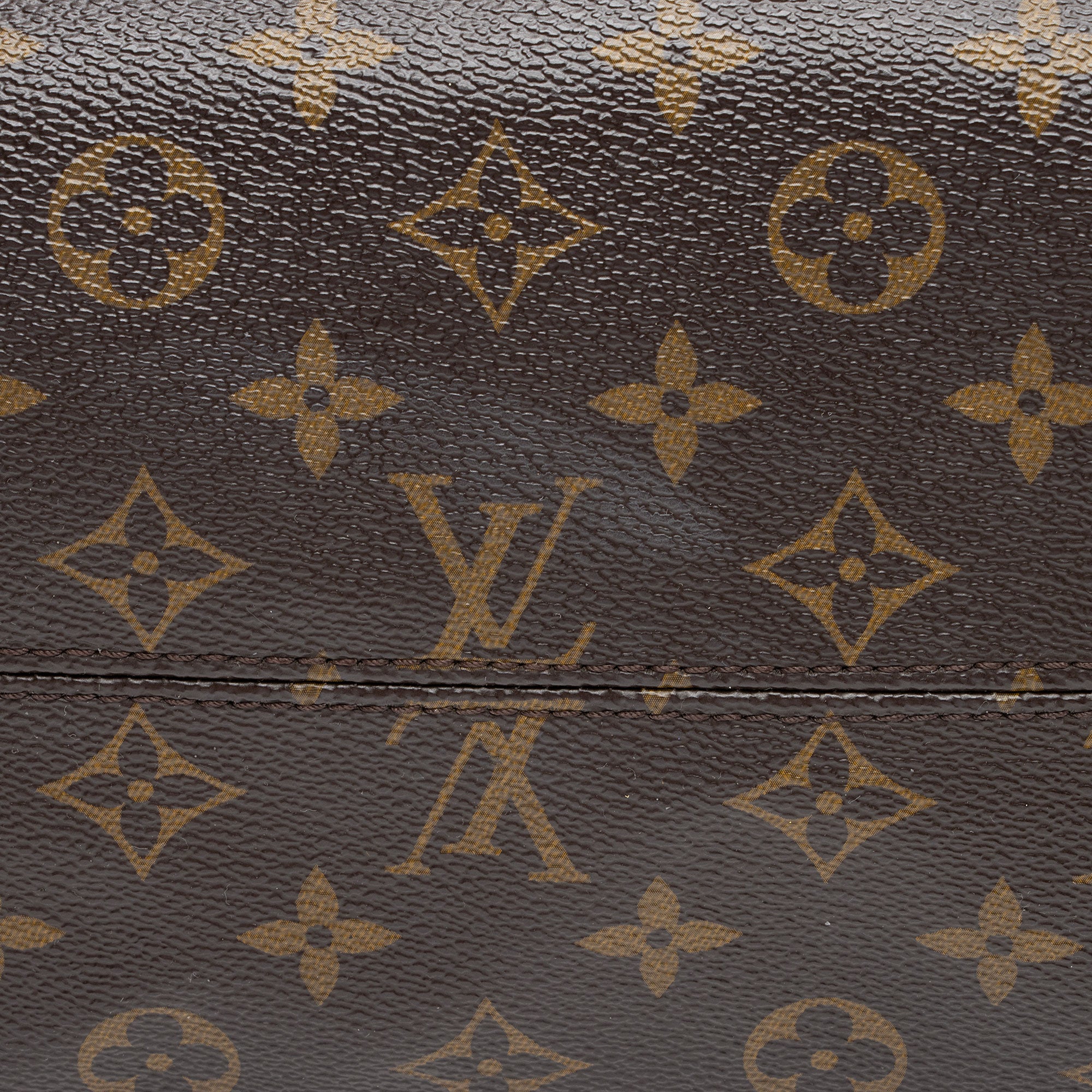 Louis Vuitton Monogram Canvas Totally MM Tote (SHF-zHrgRV)