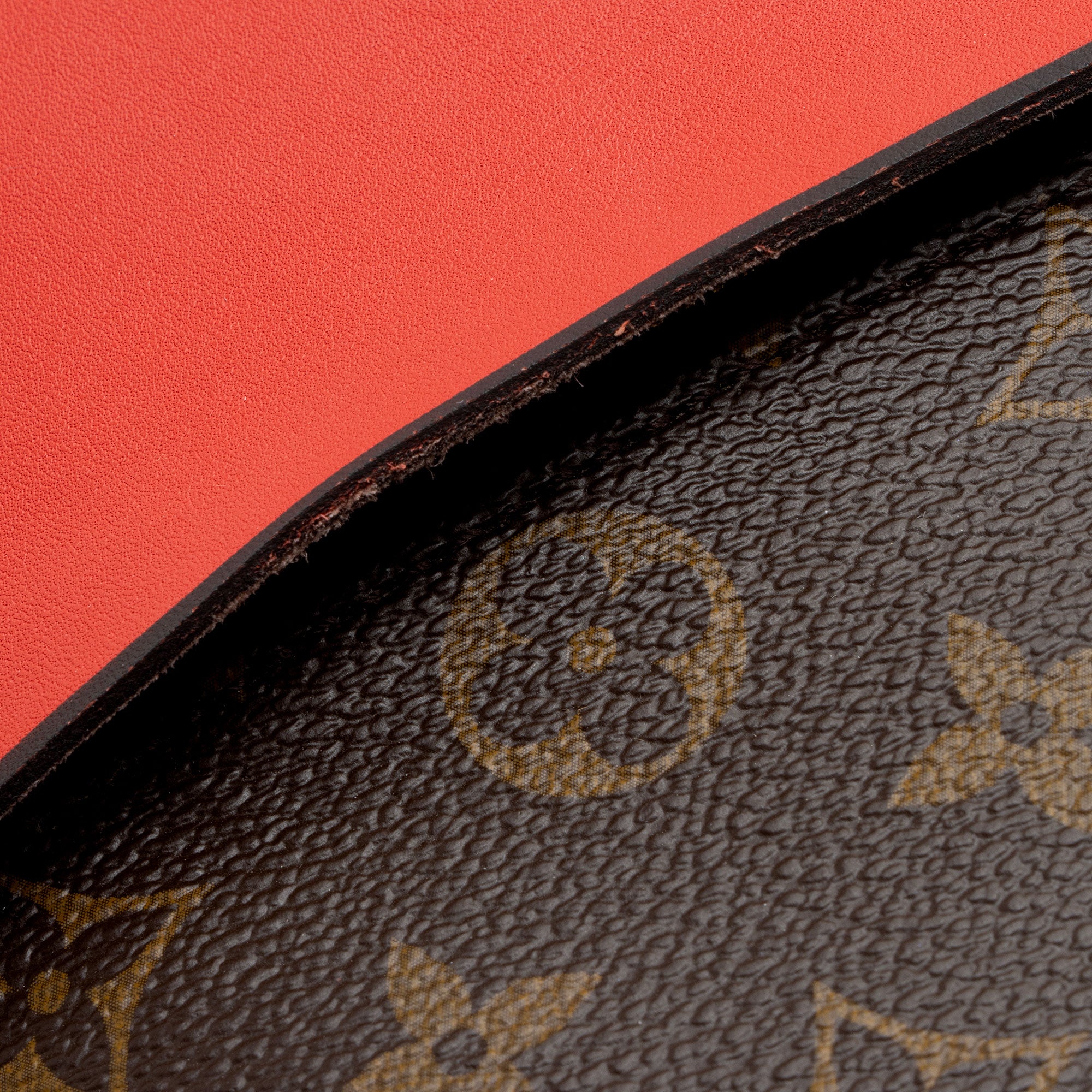 Louis Vuitton Monogram Canvas Tuileries Besace Shoulder Bag (SHF-LQGBEk)