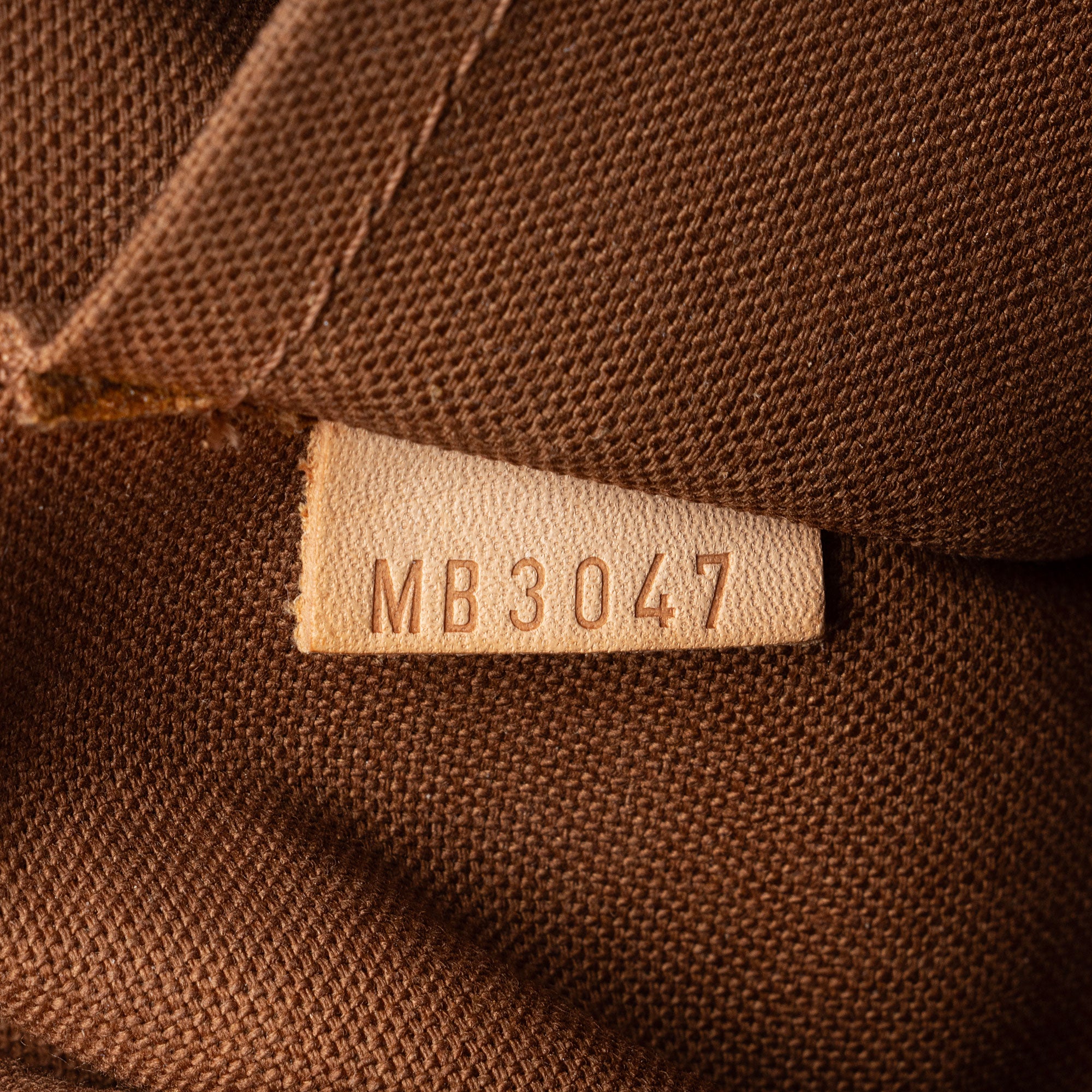 Louis Vuitton Monogram Canvas Tulum GM Shoulder Bag (SHF-buaNZA)