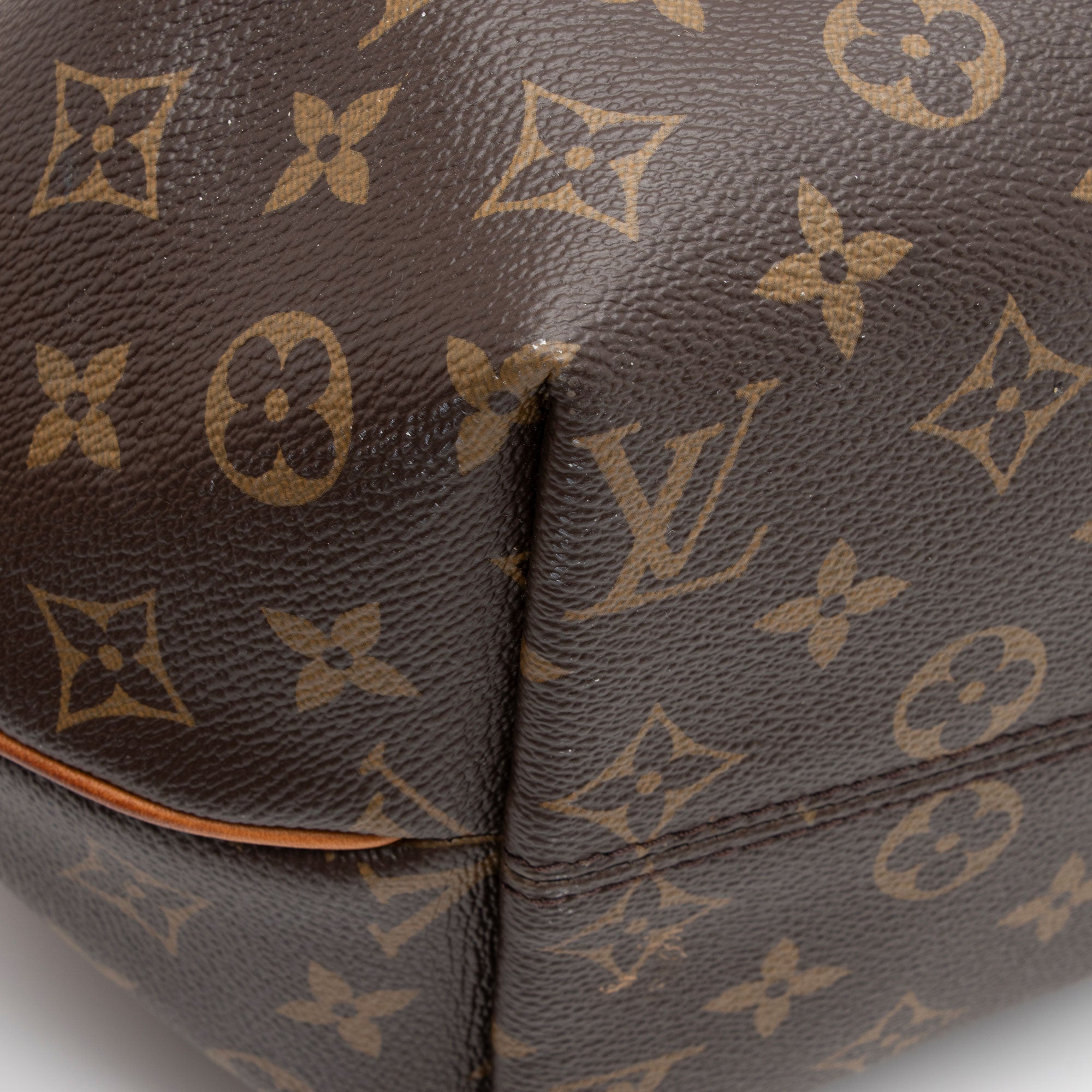 Louis Vuitton Monogram Canvas Turenne MM Satchel (SHF-ZpbiHx)