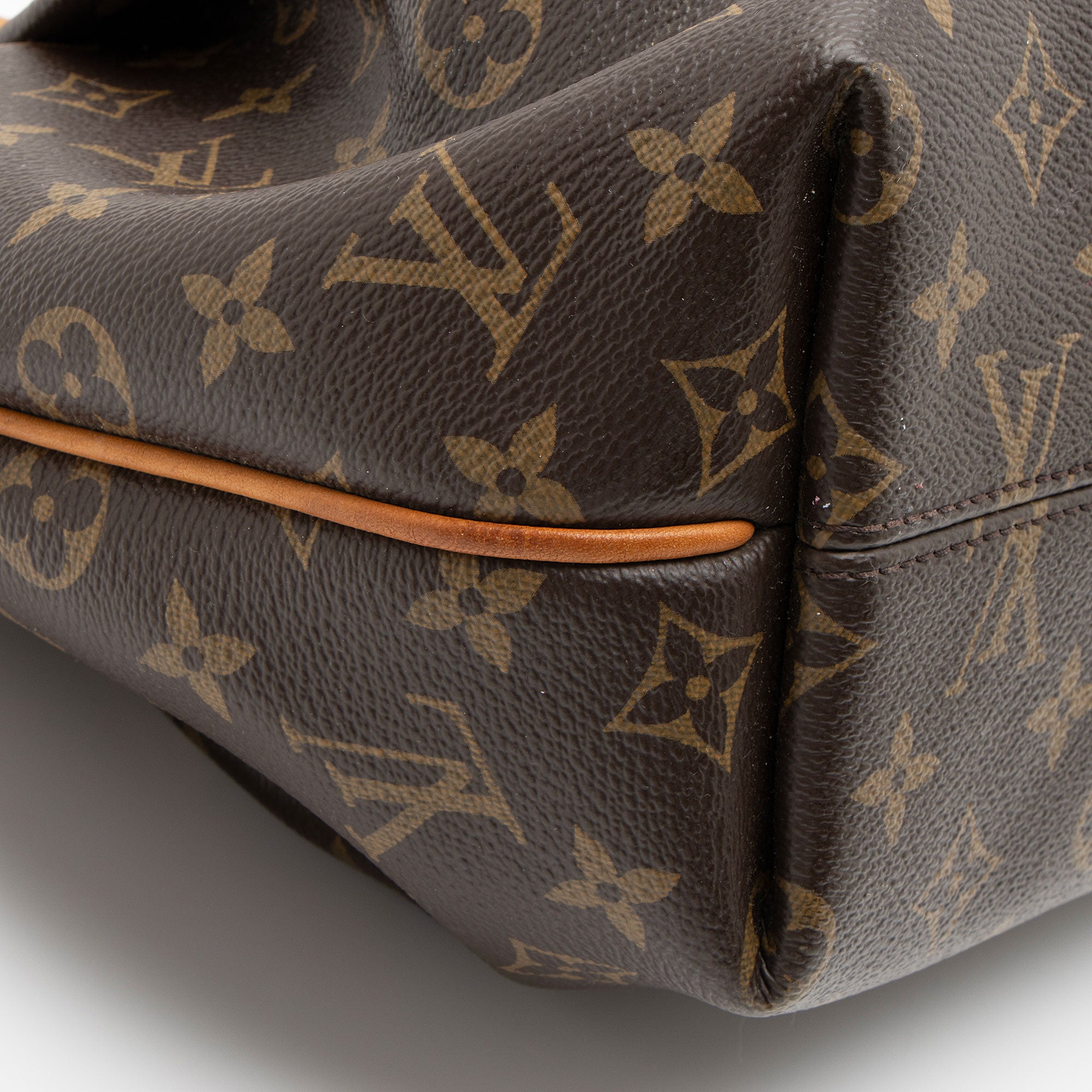 Louis Vuitton Monogram Canvas Turenne PM Satchel (SHF-CnWd6x)
