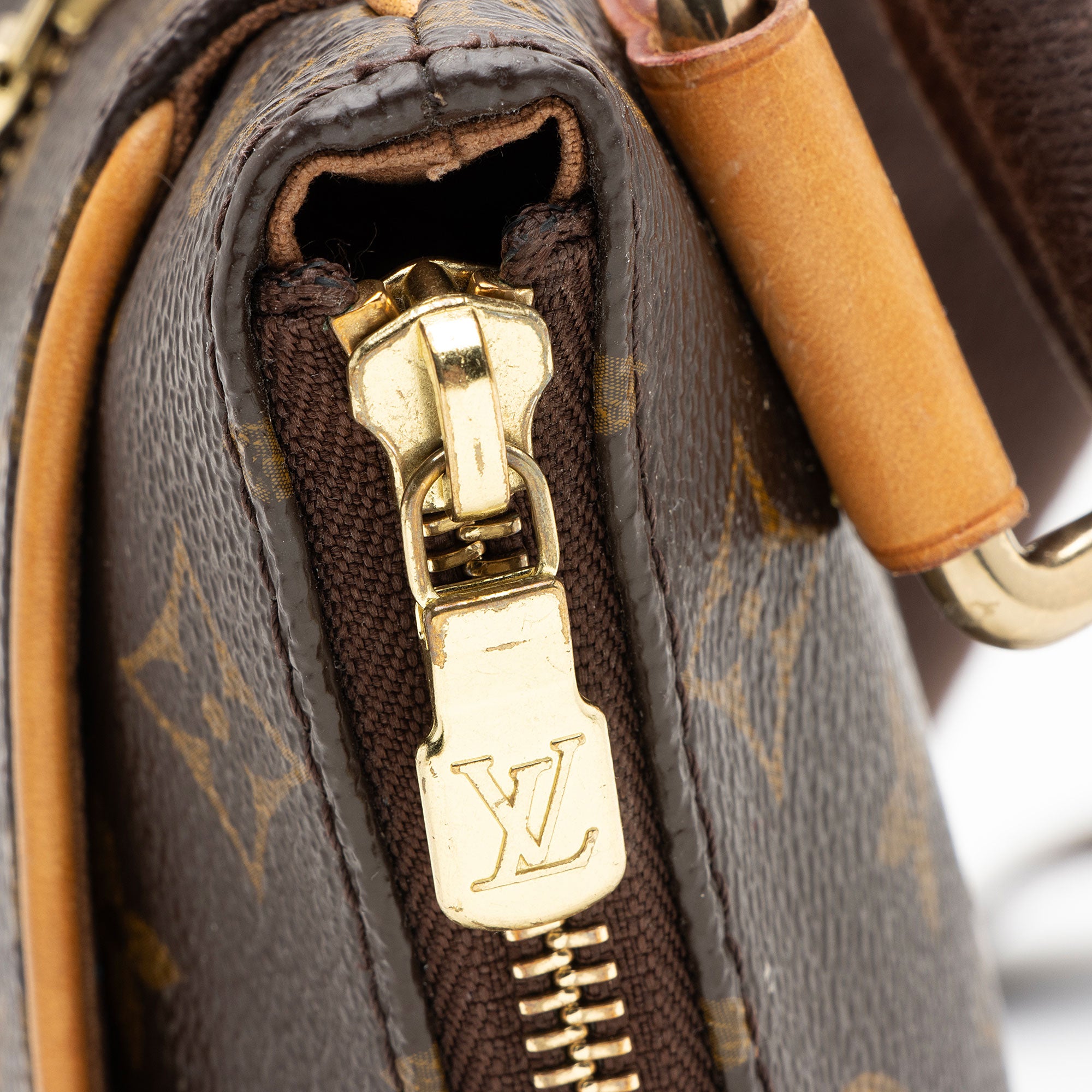 Louis Vuitton Monogram Canvas Valmy Pochette Messenger