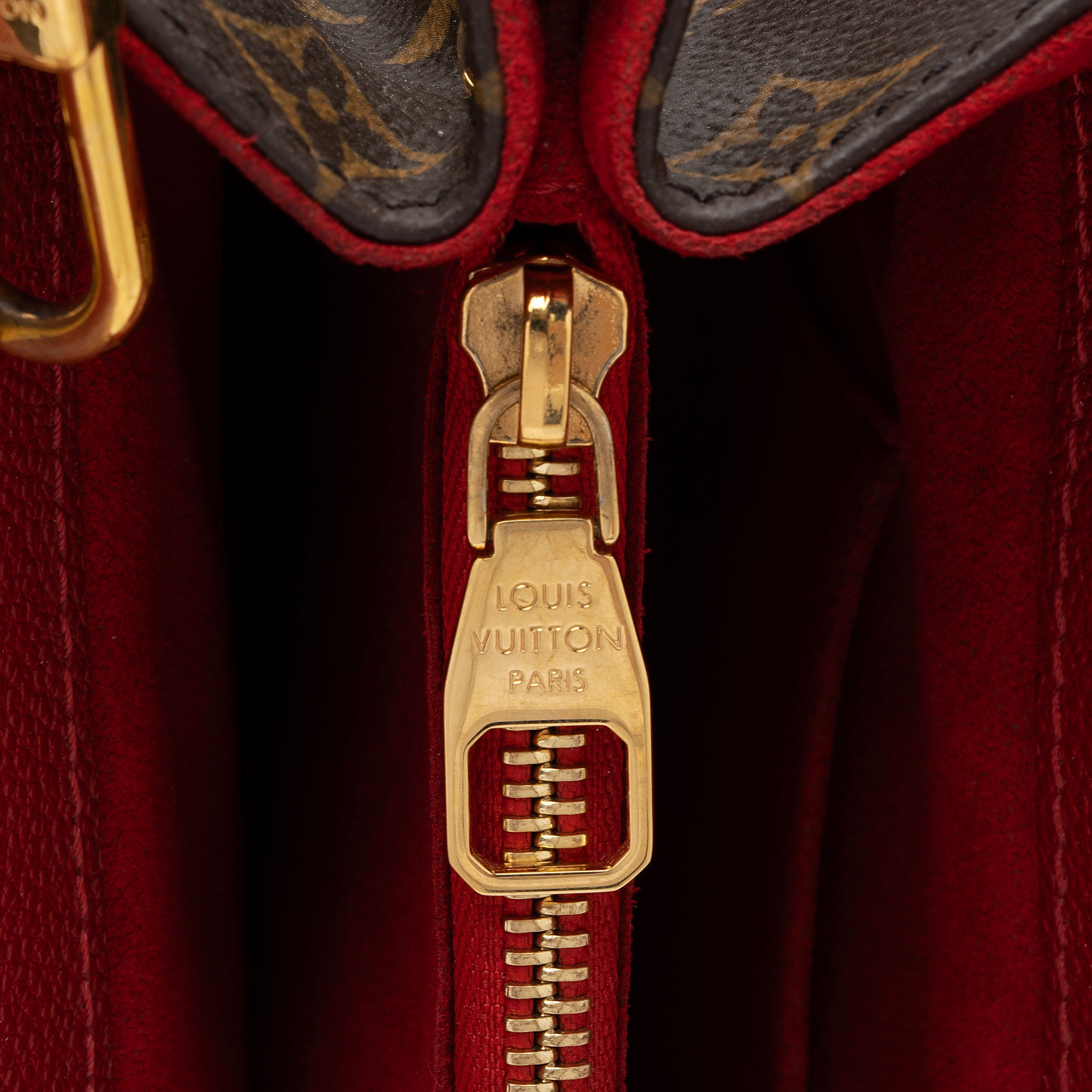 Louis Vuitton Monogram Canvas Venus Satchel (SHF-qDxsf1)