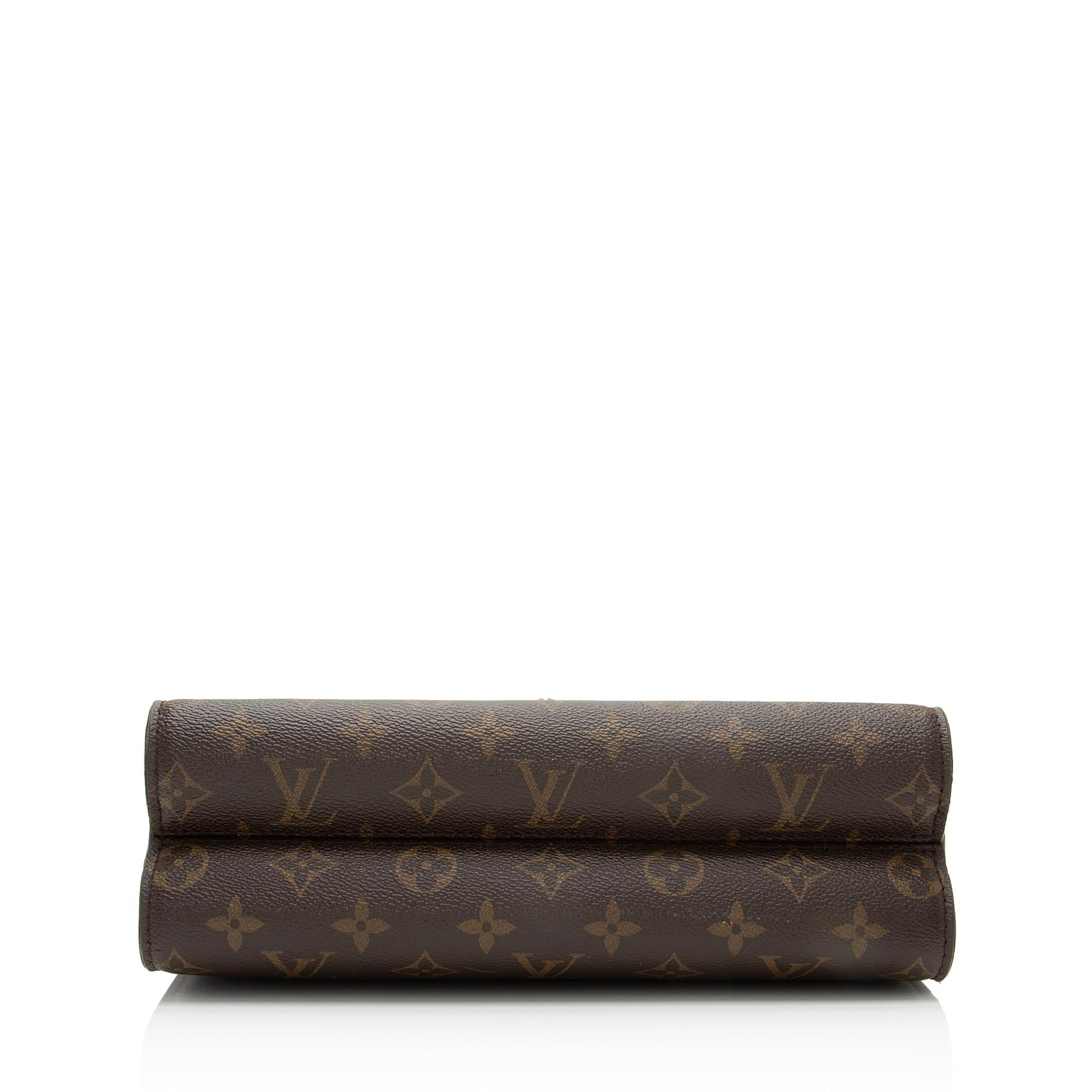 Louis Vuitton Monogram Canvas Victoire Chain Bag (SHF-DHg3ip)