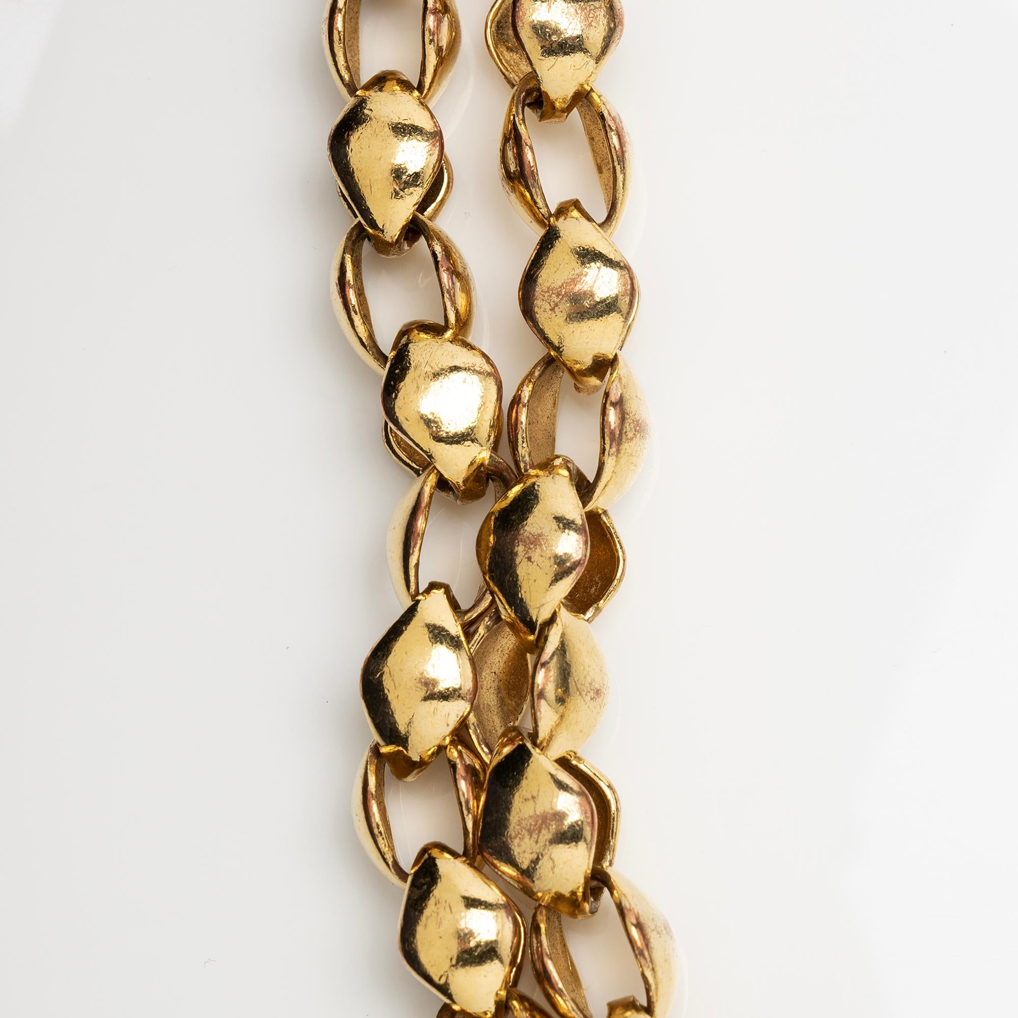 Louis Vuitton Monogram Canvas Victoire Chain Bag (SHF-DHg3ip)