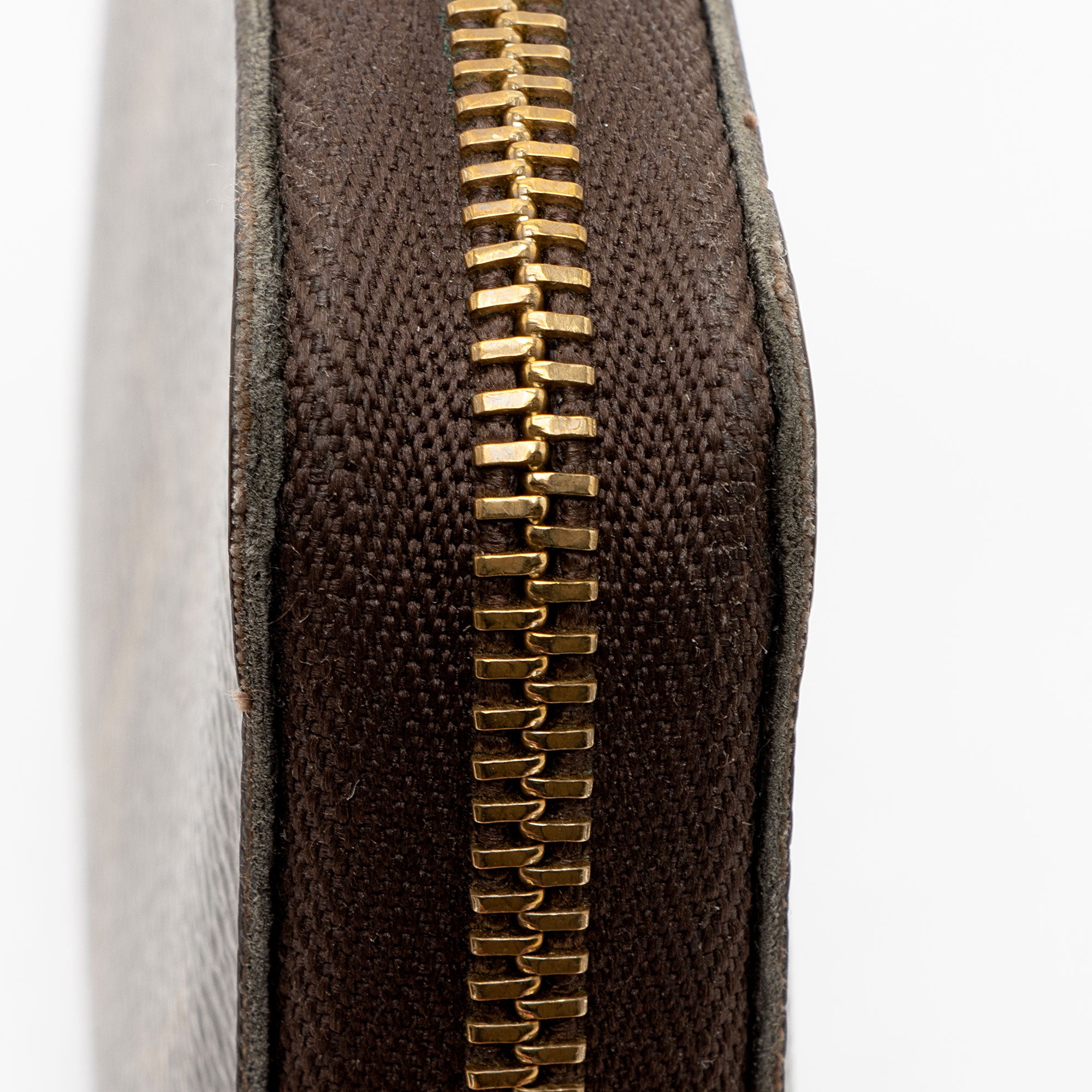 Louis Vuitton Monogram Canvas Zippy Coin Wallet (SHF-fr7zXk)