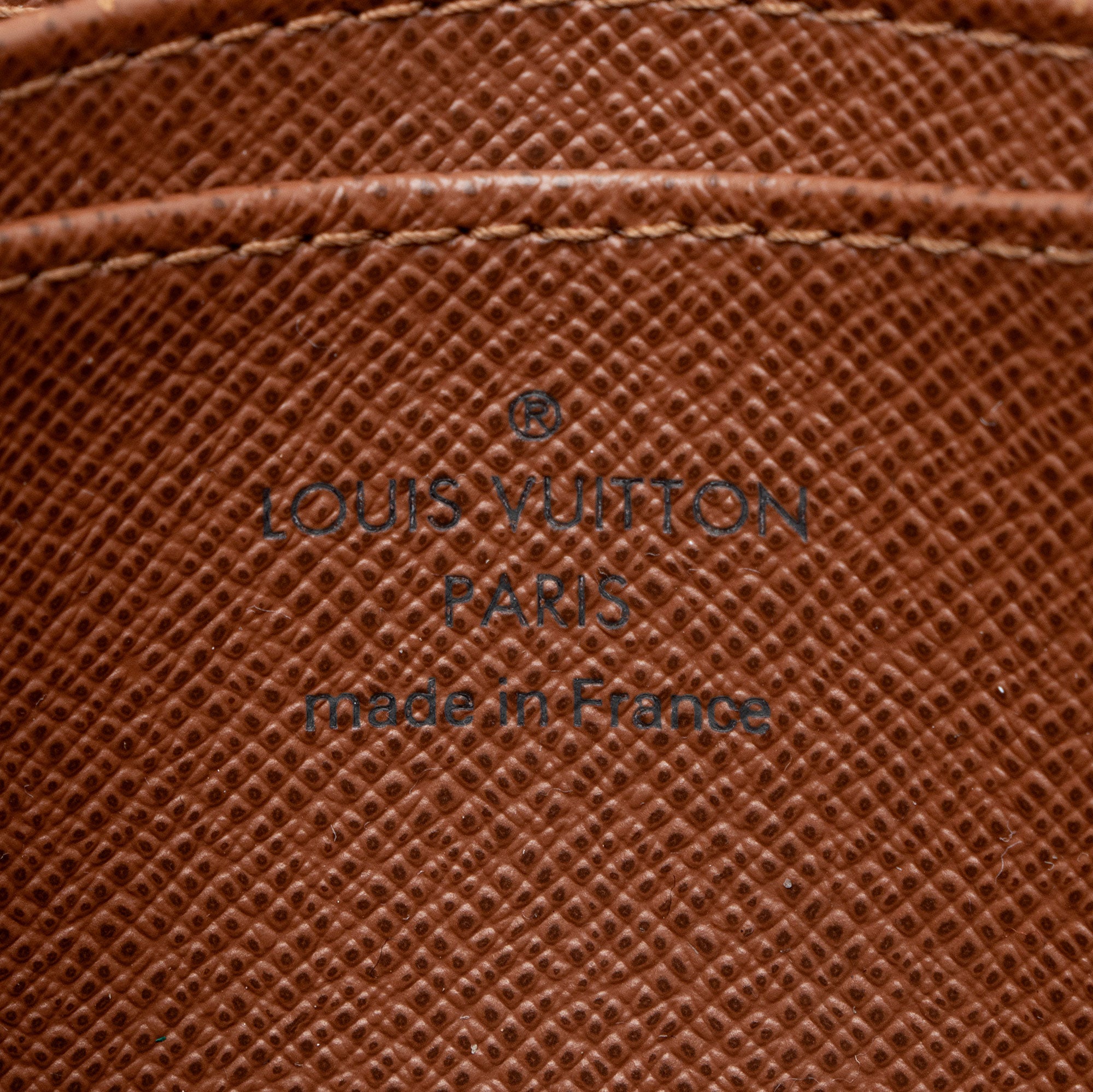 Louis Vuitton Monogram Canvas Zippy Coin Wallet (SHF-fr7zXk)