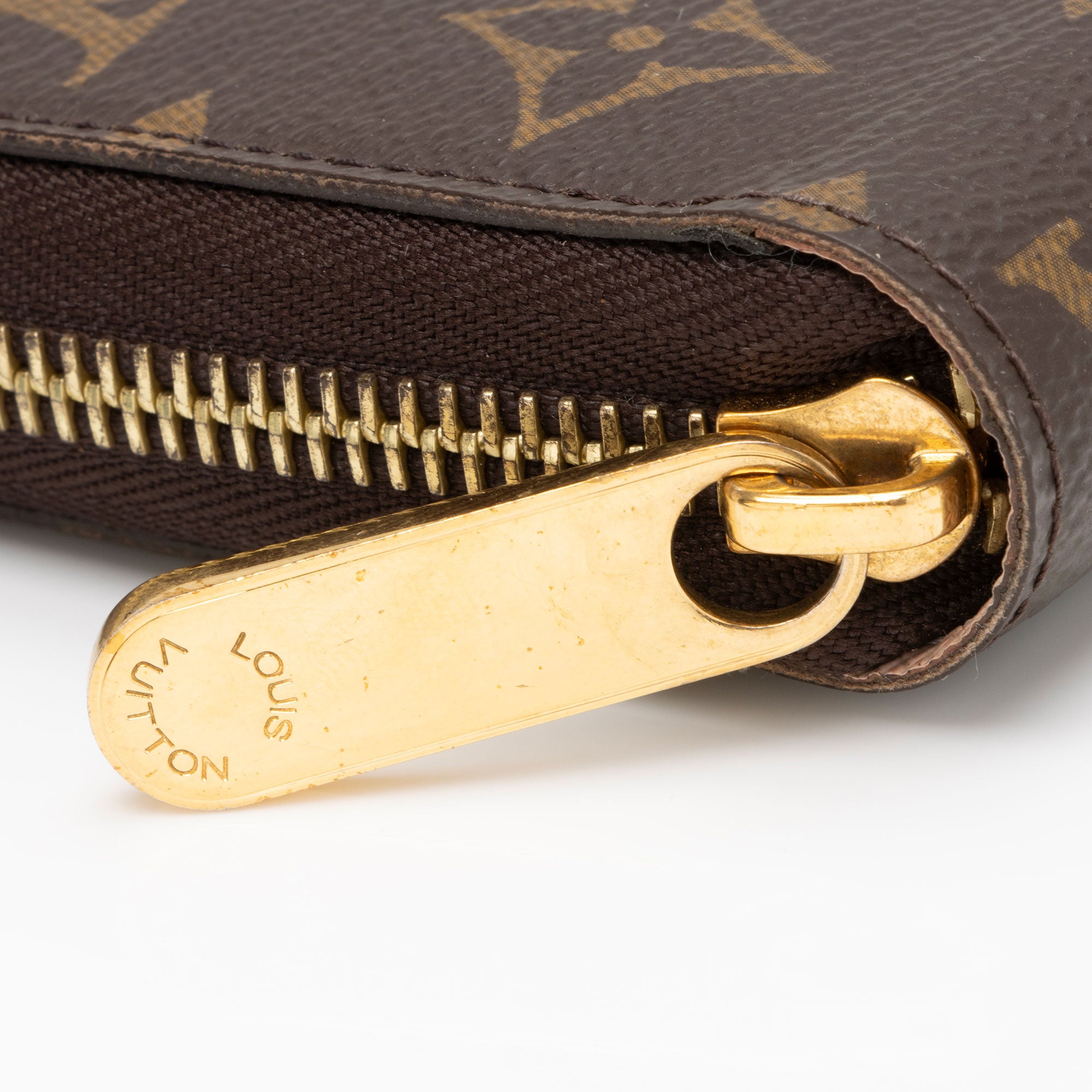 Louis Vuitton Monogram Canvas Zippy Wallet (SHF-ipISrJ)