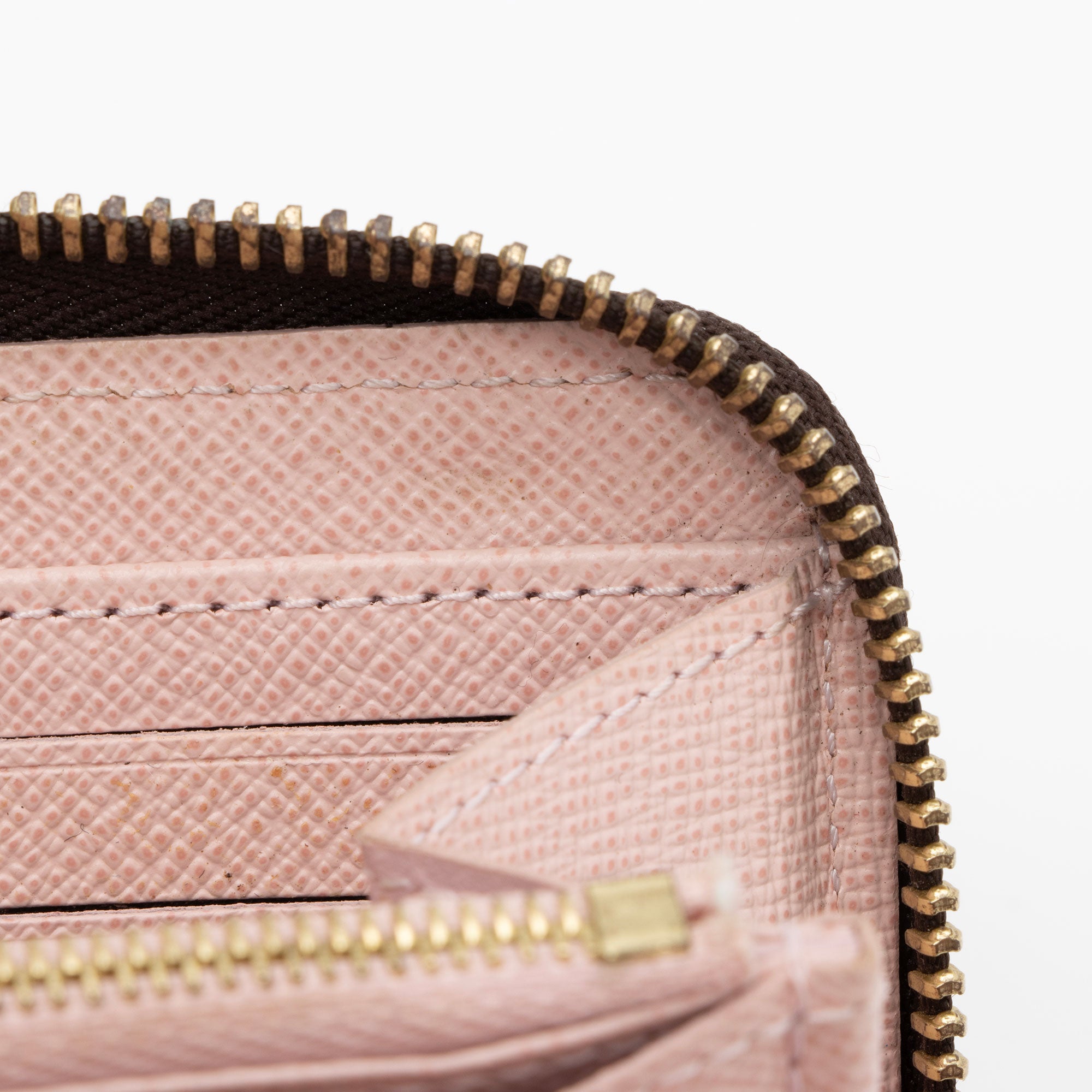 Louis Vuitton Monogram Canvas Zippy Wallet (SHF-ipISrJ)