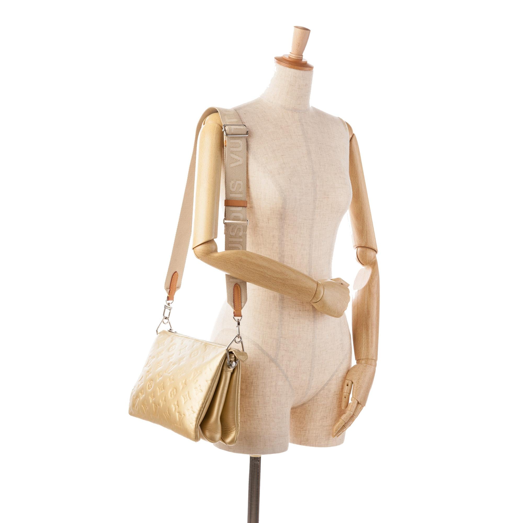 Louis Vuitton Monogram Coussin PM (SHG-oSSnxZ)