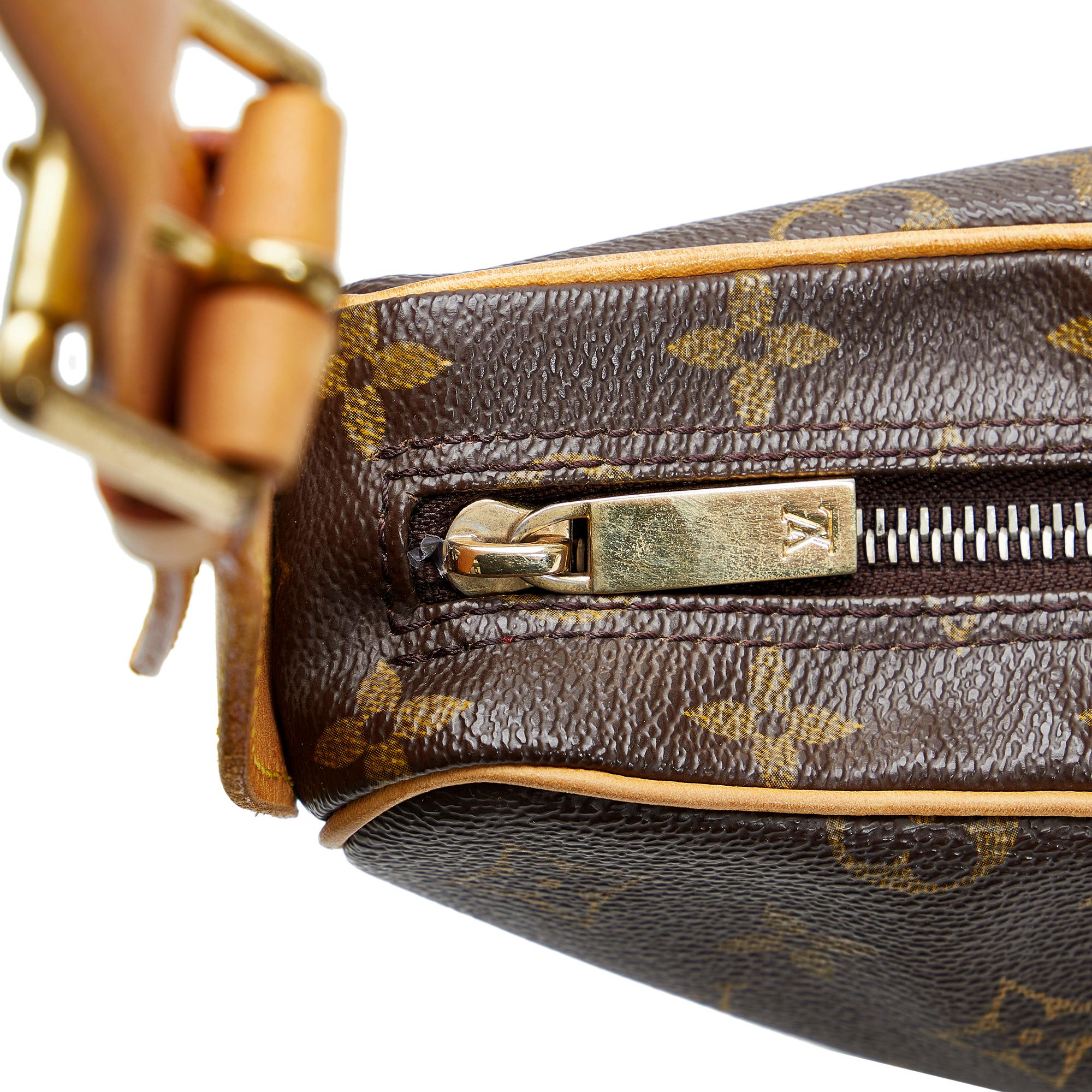 Louis Vuitton Monogram Croissant MM (SHG-e9cyxD)