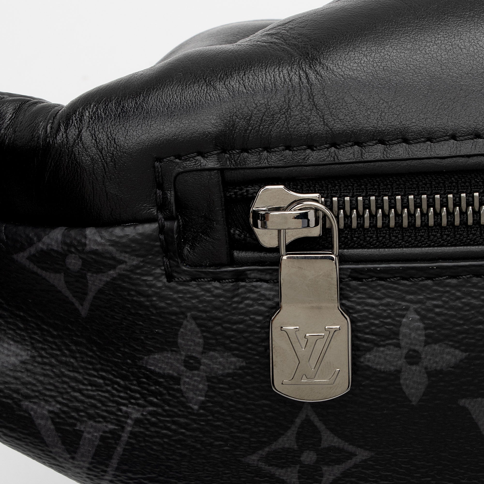 Louis Vuitton Monogram Eclipse Discovery MM Bumbag