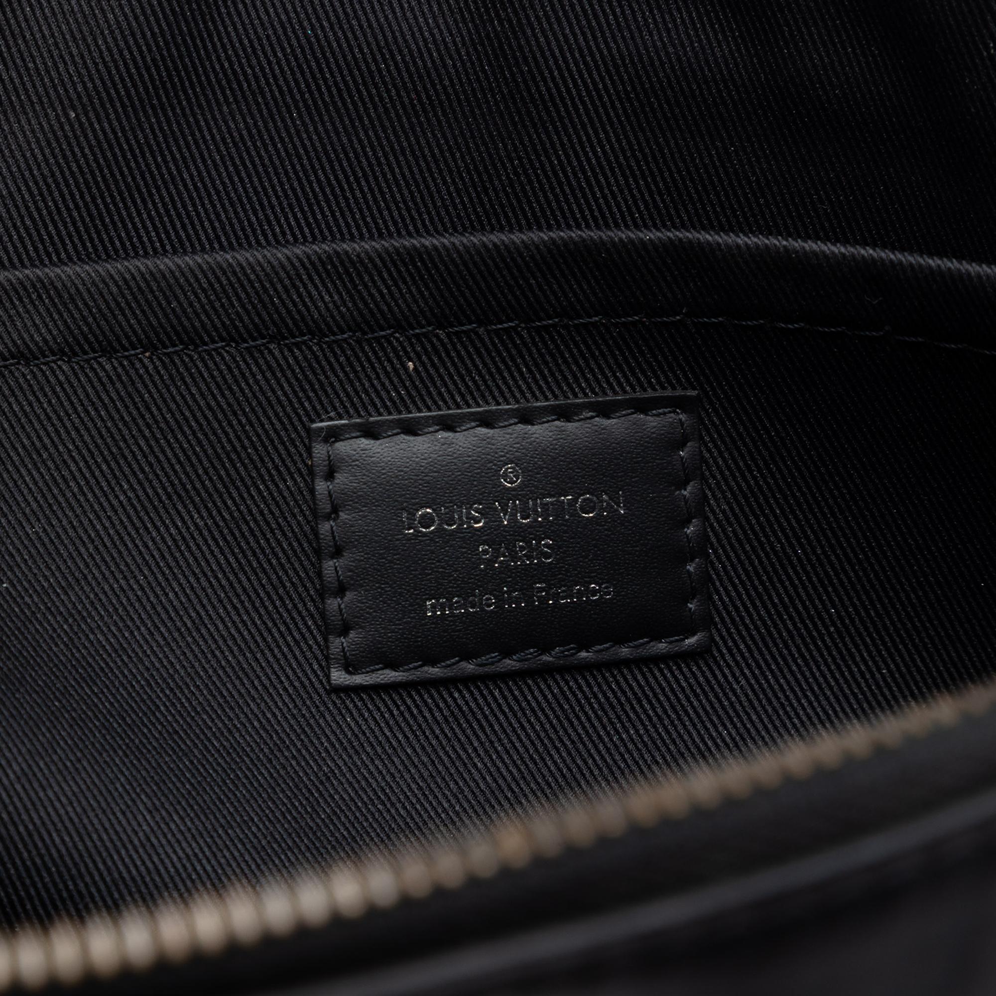 Louis Vuitton Monogram Eclipse Discovery Pochette GM