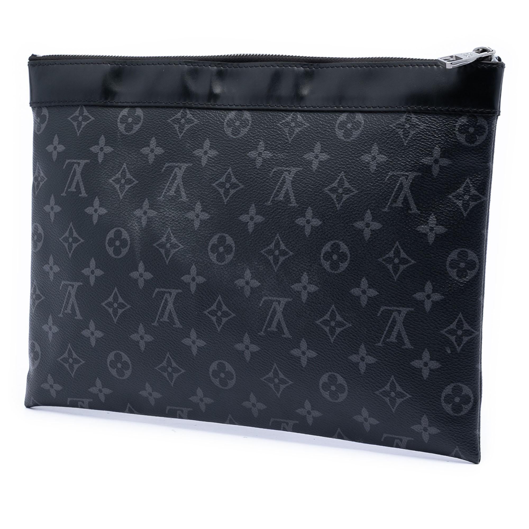 Louis Vuitton Monogram Eclipse Discovery Pochette GM