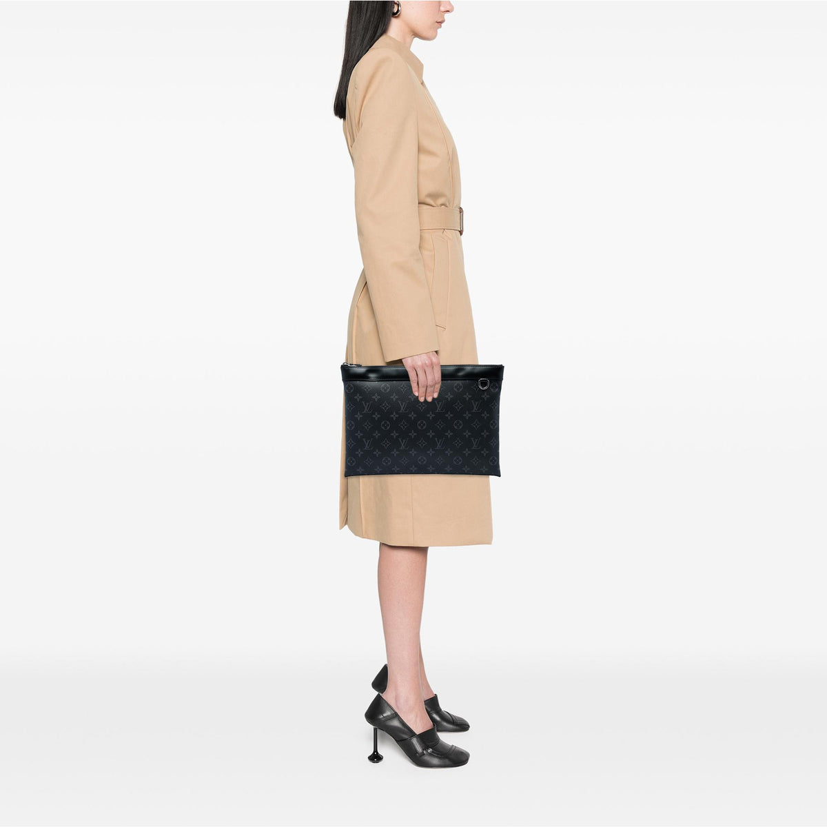 Louis Vuitton Monogram Eclipse Discovery Pochette GM