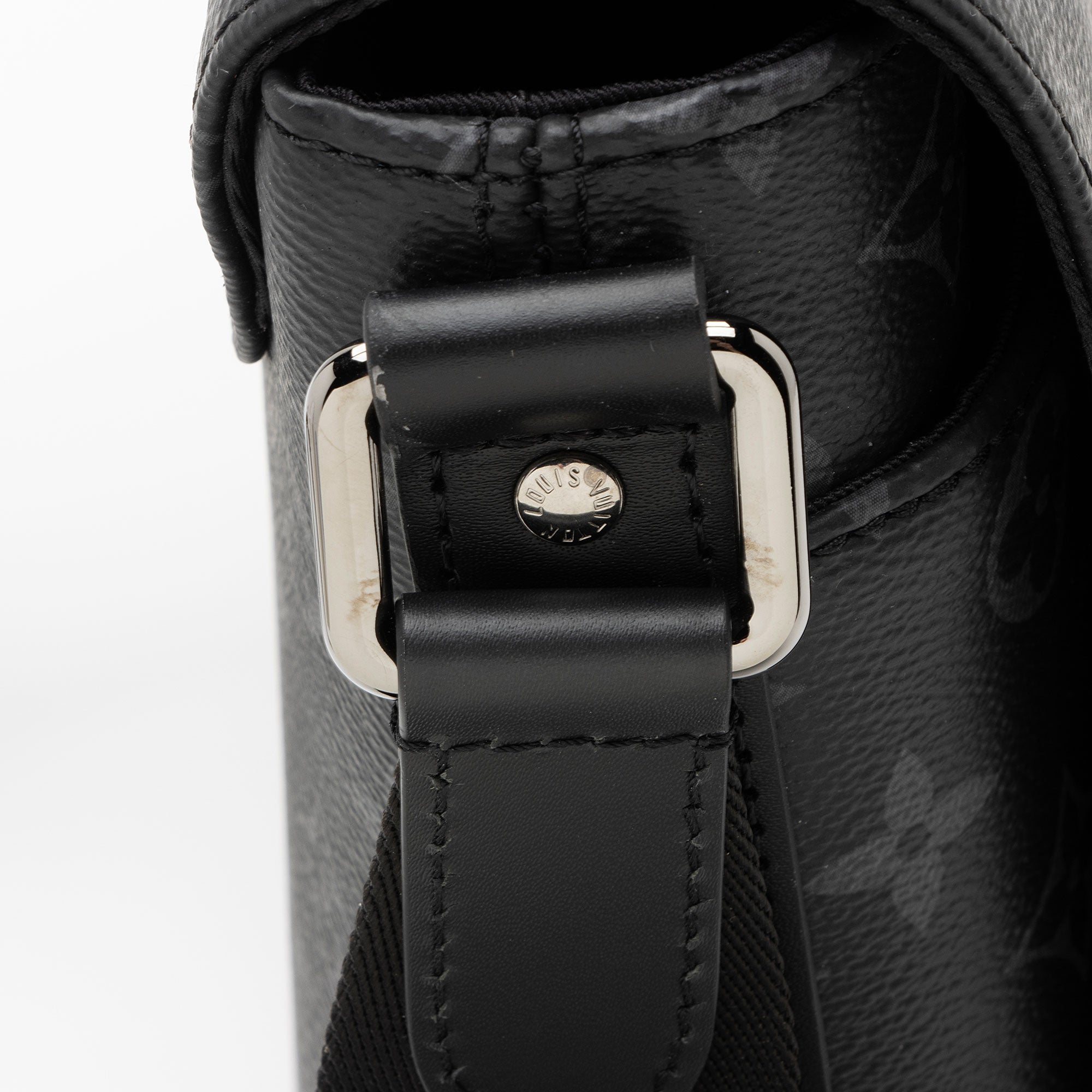 Louis Vuitton Monogram Eclipse District PM Messenger Bag (SHF-tjLCiN)